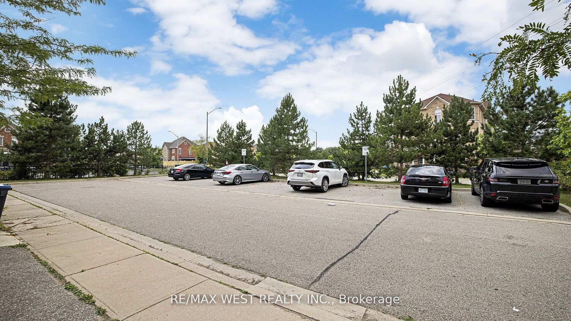 Photo 6 of 9 Freeland Hill W, Brampton, Bram West — HOMEH