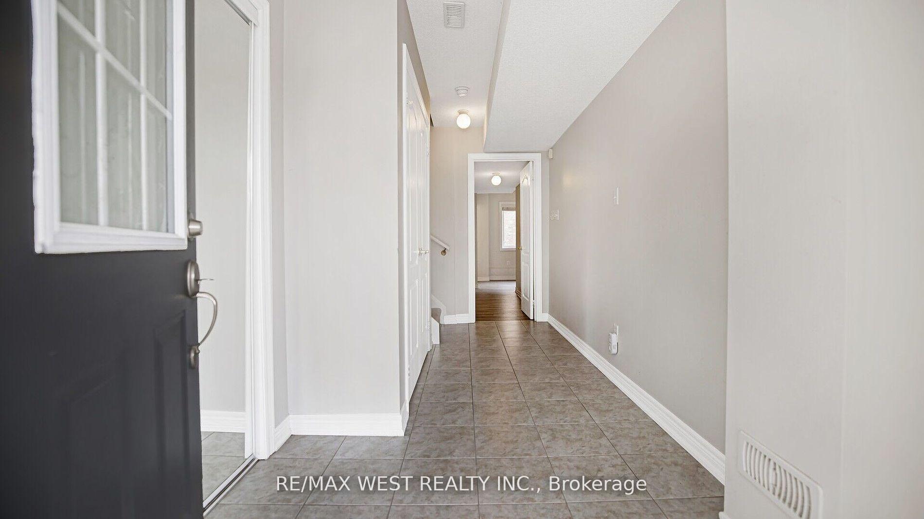 Photo 23 of 9 Freeland Hill W, Brampton, Bram West — HOMEH