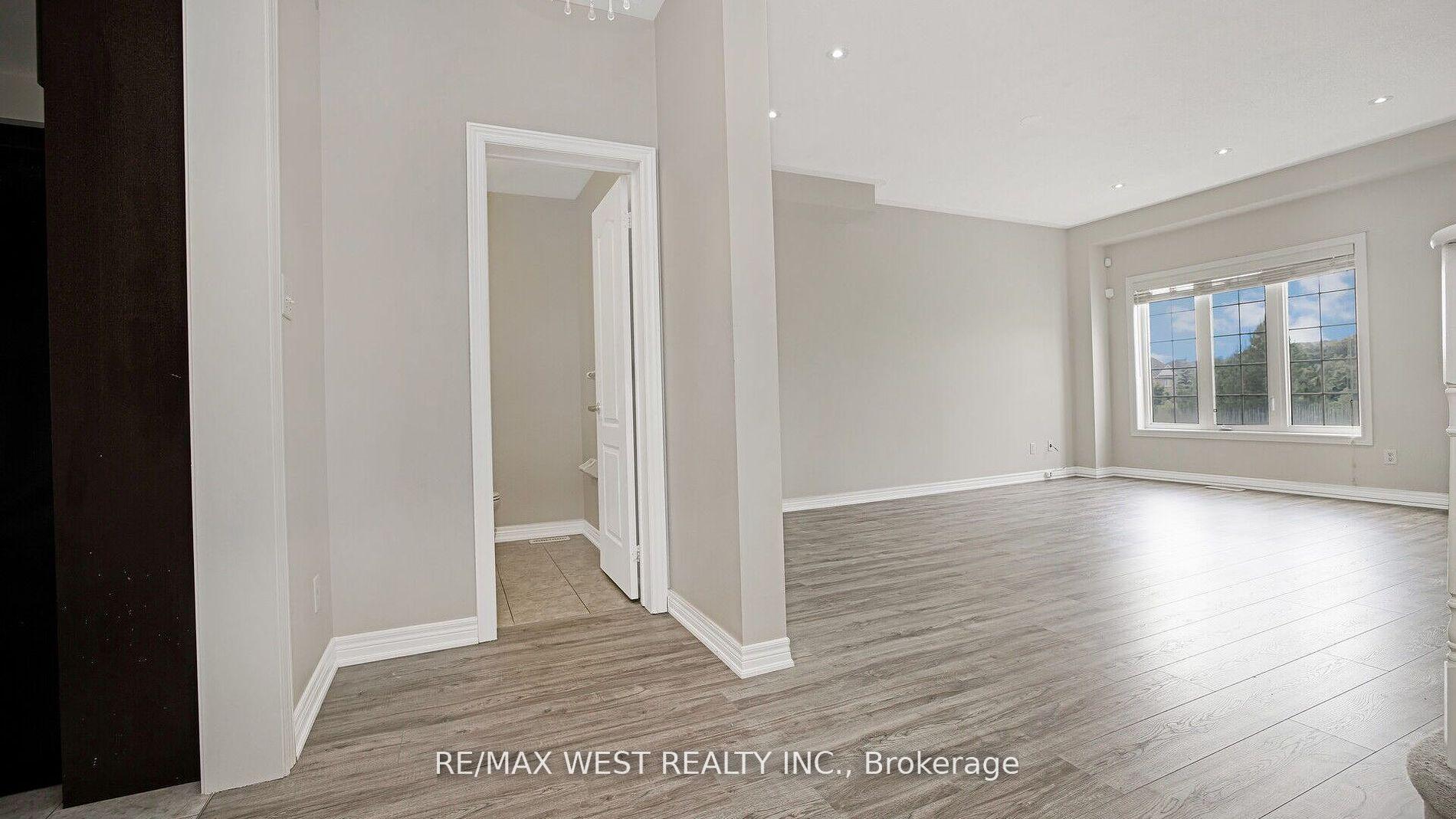 Photo 14 of 9 Freeland Hill W, Brampton, Bram West — HOMEH