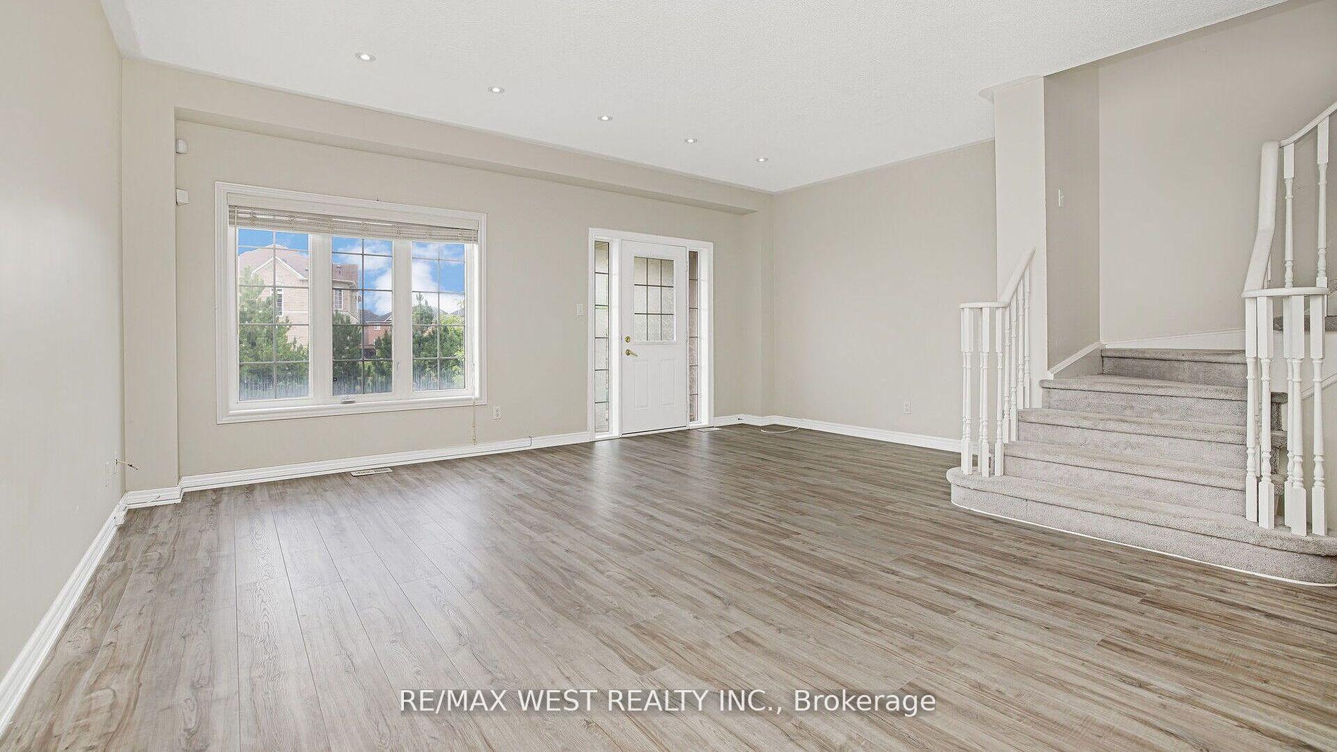 Photo 34 of 9 Freeland Hill W, Brampton, Bram West — HOMEH
