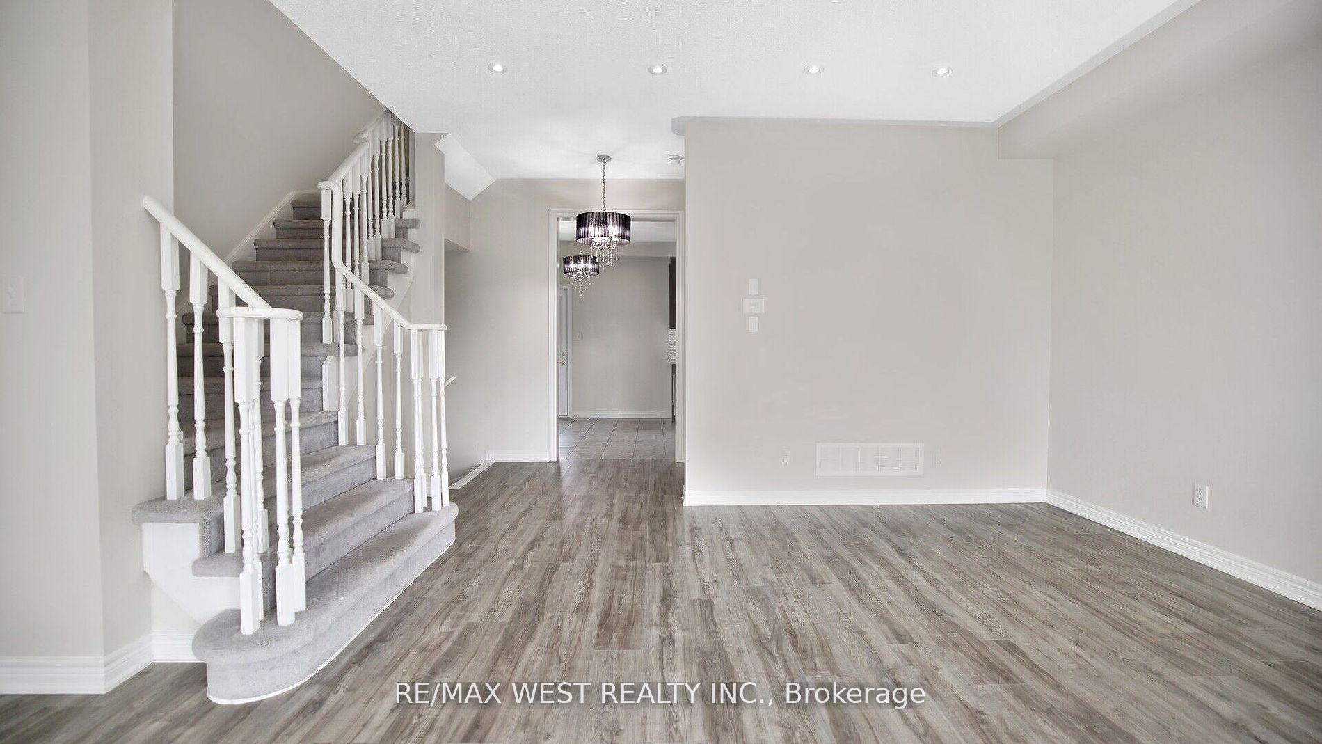 Photo 32 of 9 Freeland Hill W, Brampton, Bram West — HOMEH