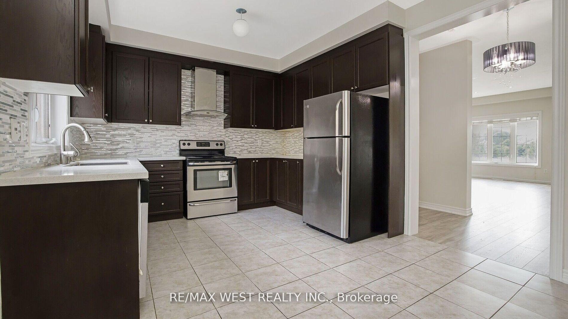 Photo 31 of 9 Freeland Hill W, Brampton, Bram West — HOMEH