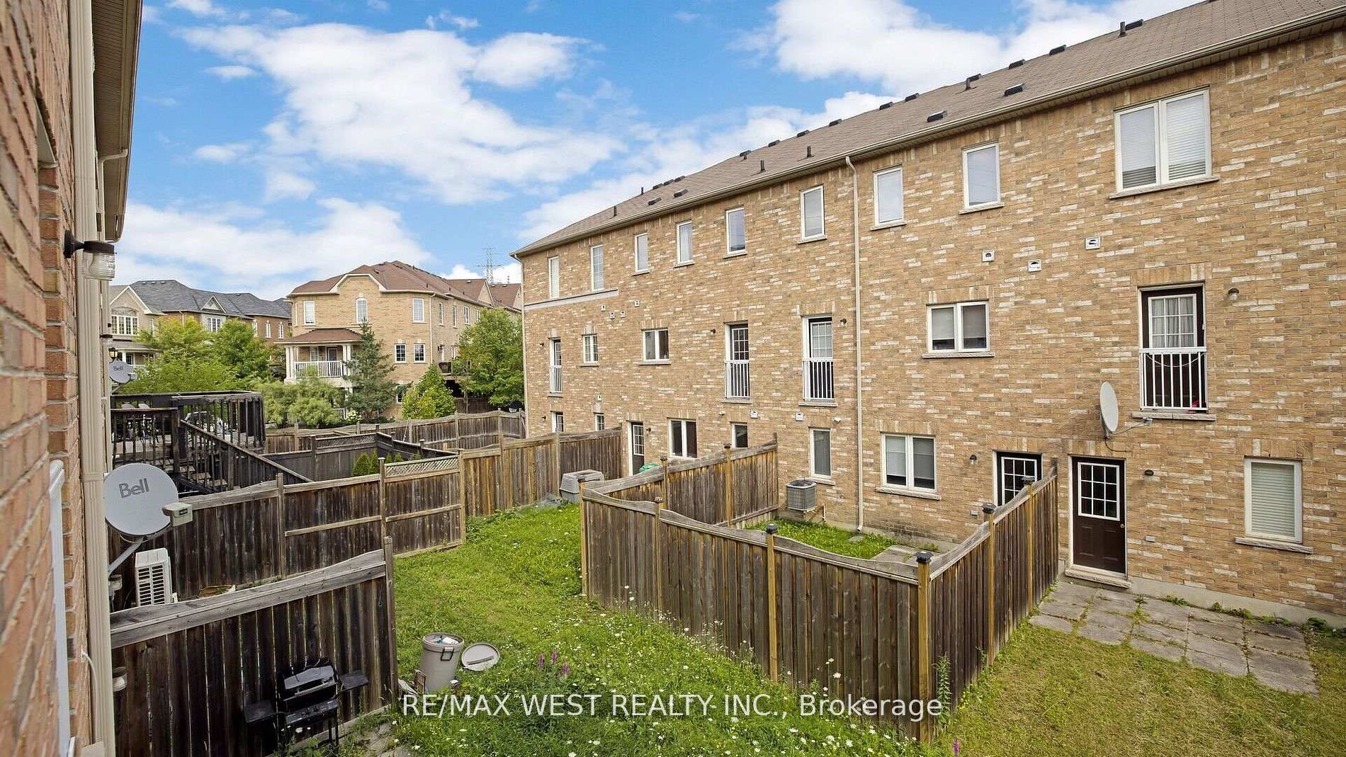 Photo 25 of 9 Freeland Hill W, Brampton, Bram West — HOMEH