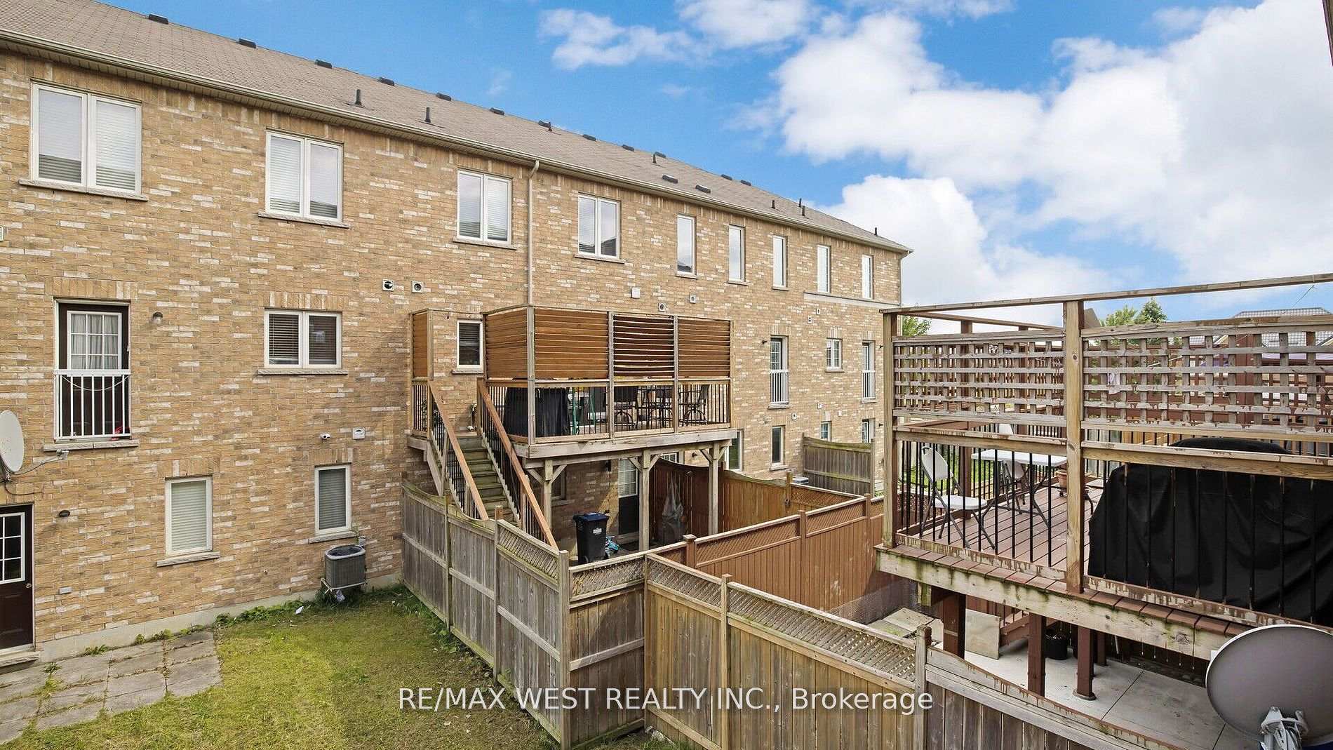 Photo 17 of 9 Freeland Hill W, Brampton, Bram West — HOMEH