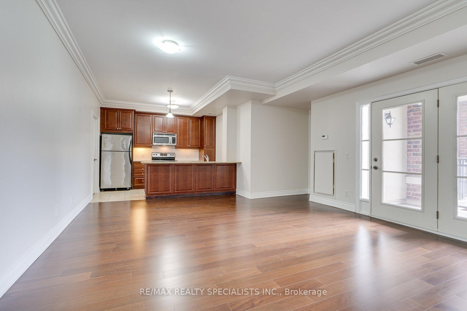Photo 12 of Unit 401, 60 Ann Street, Caledon, Bolton West — HOMEH
