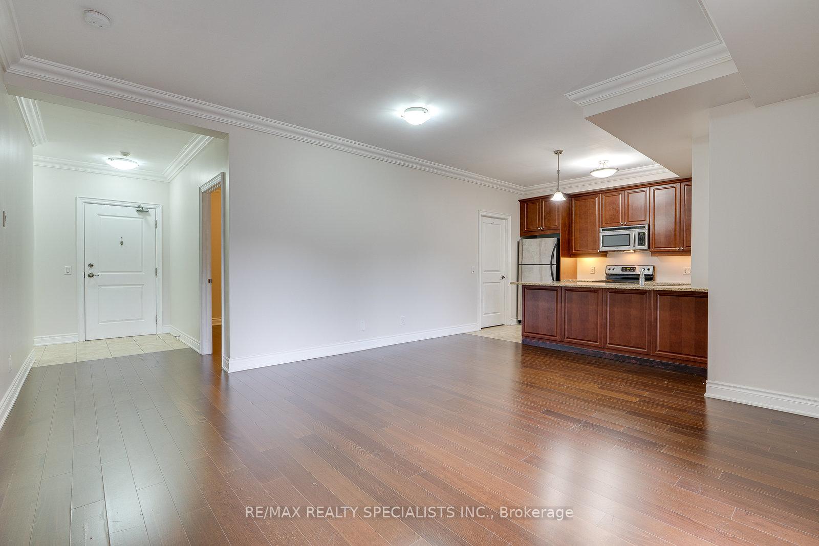 Photo 9 of Unit 401, 60 Ann Street, Caledon, Bolton West — HOMEH