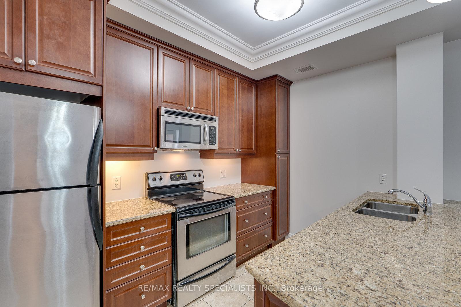 Photo 15 of Unit 401, 60 Ann Street, Caledon, Bolton West — HOMEH