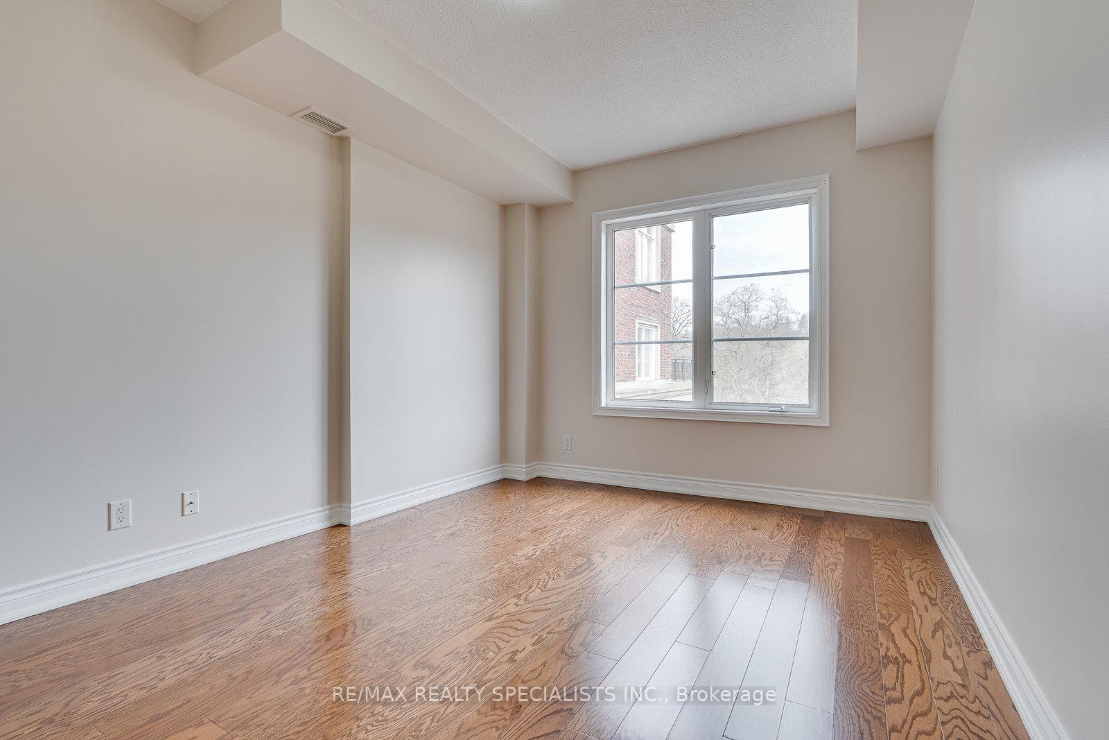 Photo 33 of Unit 401, 60 Ann Street, Caledon, Bolton West — HOMEH