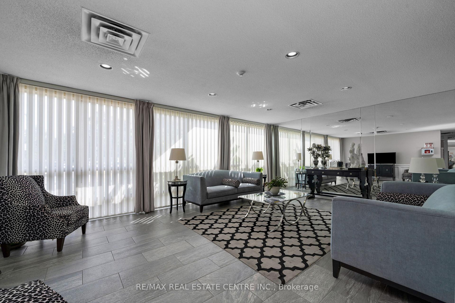 Photo 12 of Unit 709, 20 McFarlane Drive, Halton Hills, Georgetown — HOMEH