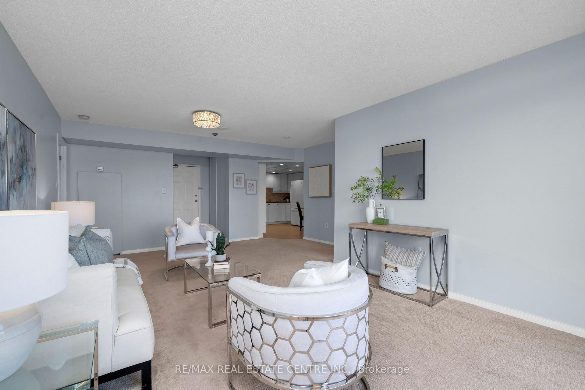 Photo 2 of Unit 709, 20 McFarlane Drive, Halton Hills, Georgetown — HOMEH