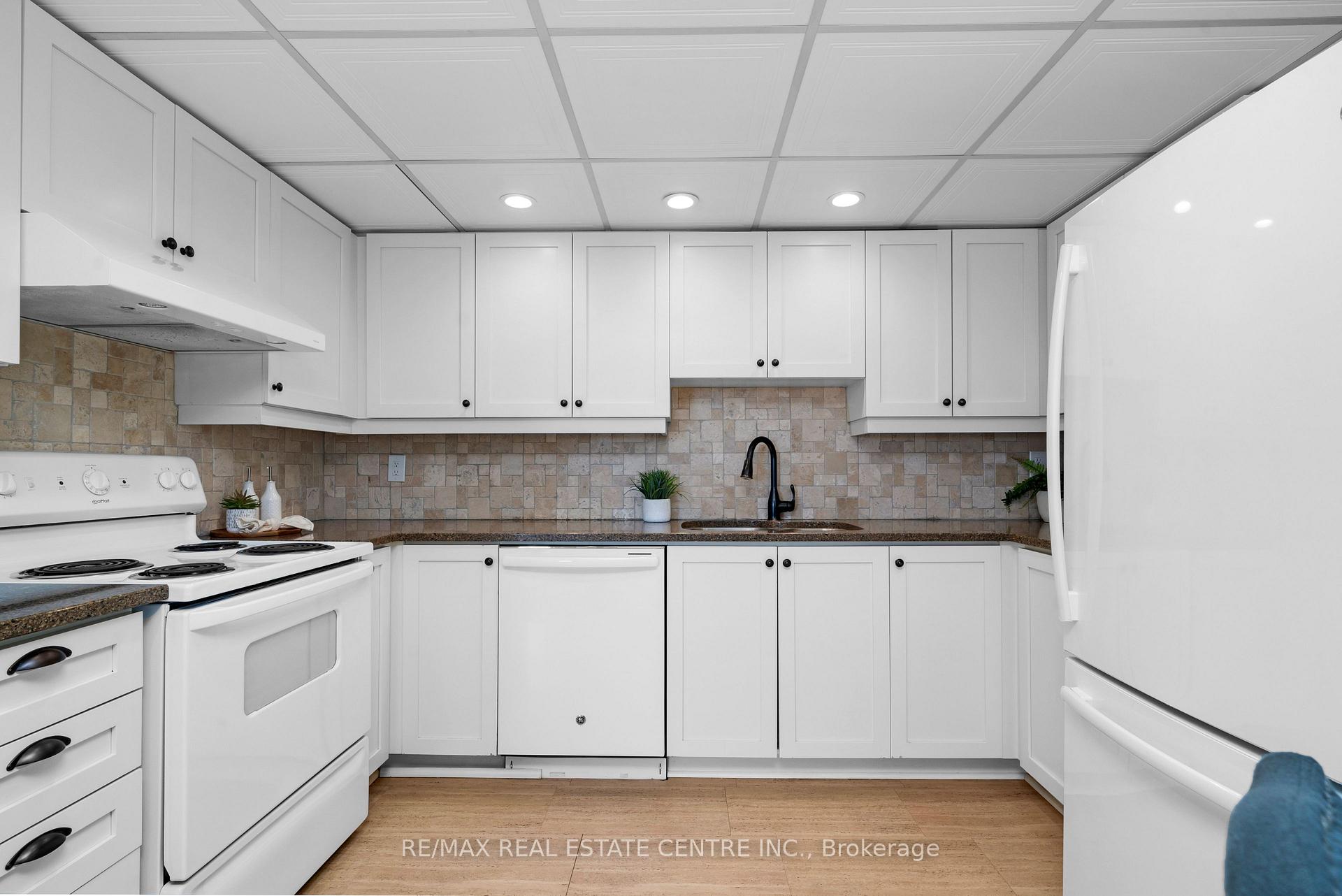 Photo 14 of Unit 709, 20 McFarlane Drive, Halton Hills, Georgetown — HOMEH