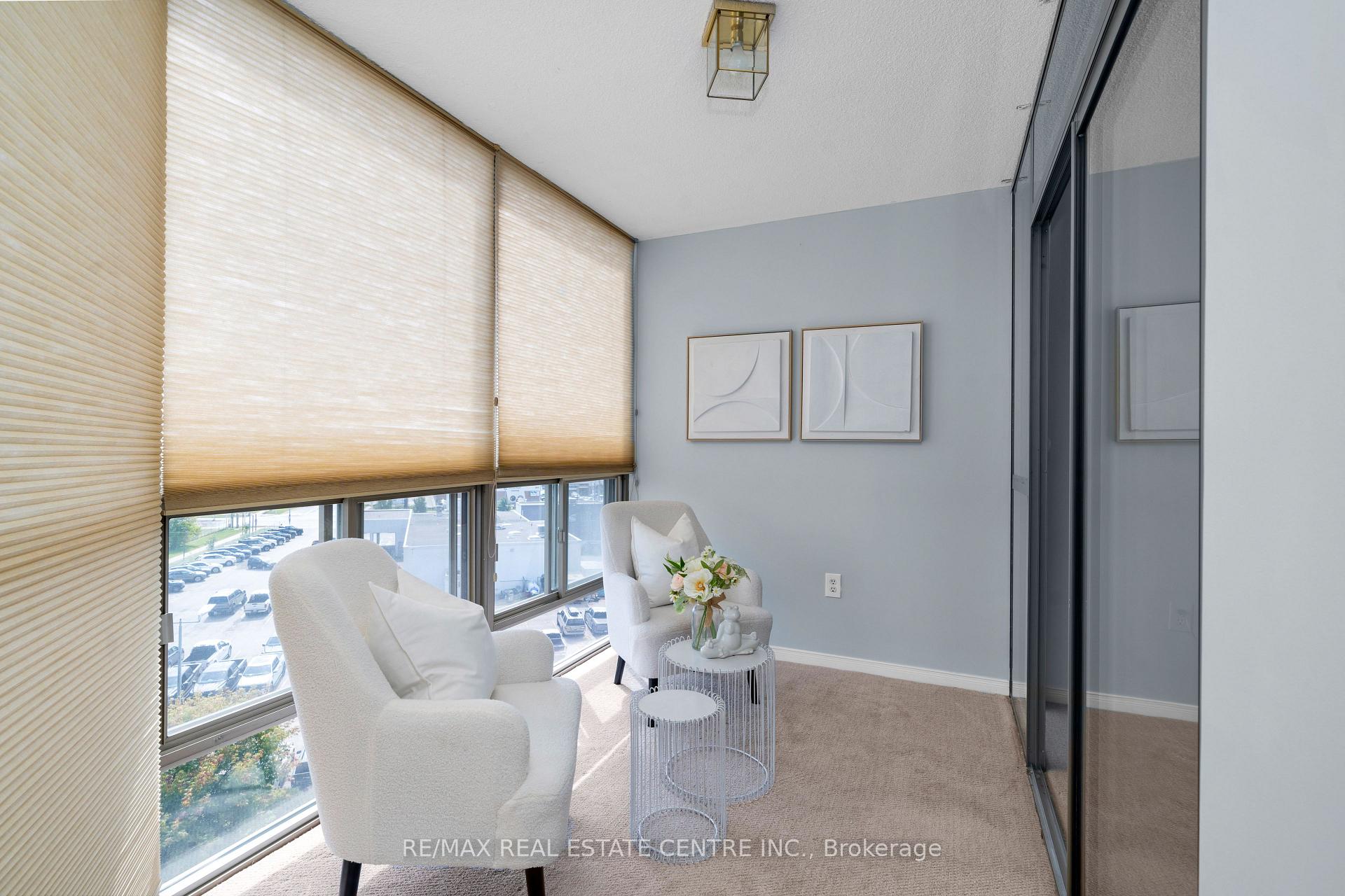 Photo 3 of Unit 709, 20 McFarlane Drive, Halton Hills, Georgetown — HOMEH