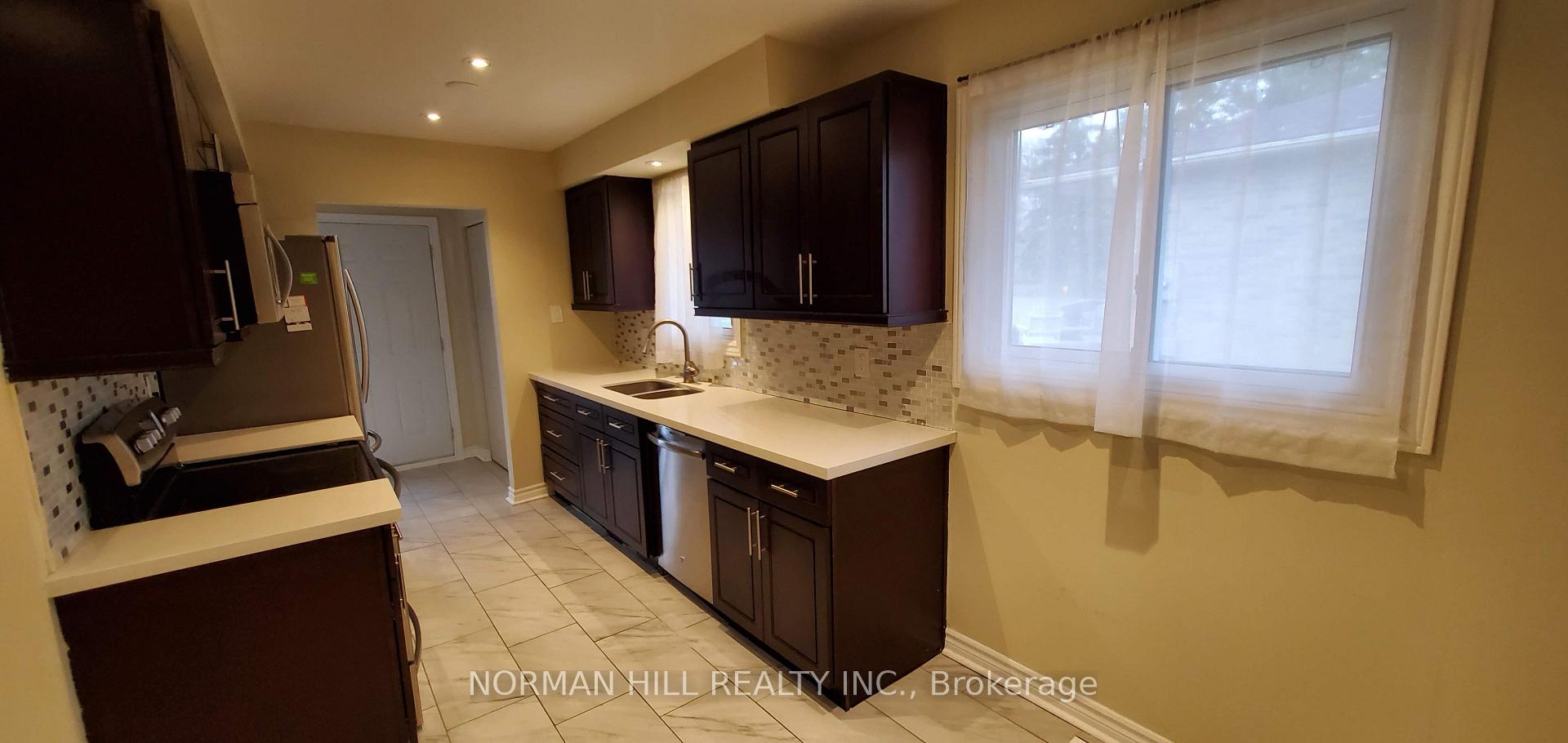 Photo 5 of Unit A, 58 Bernick Drive, Barrie, Georgian Drive — HOMEH