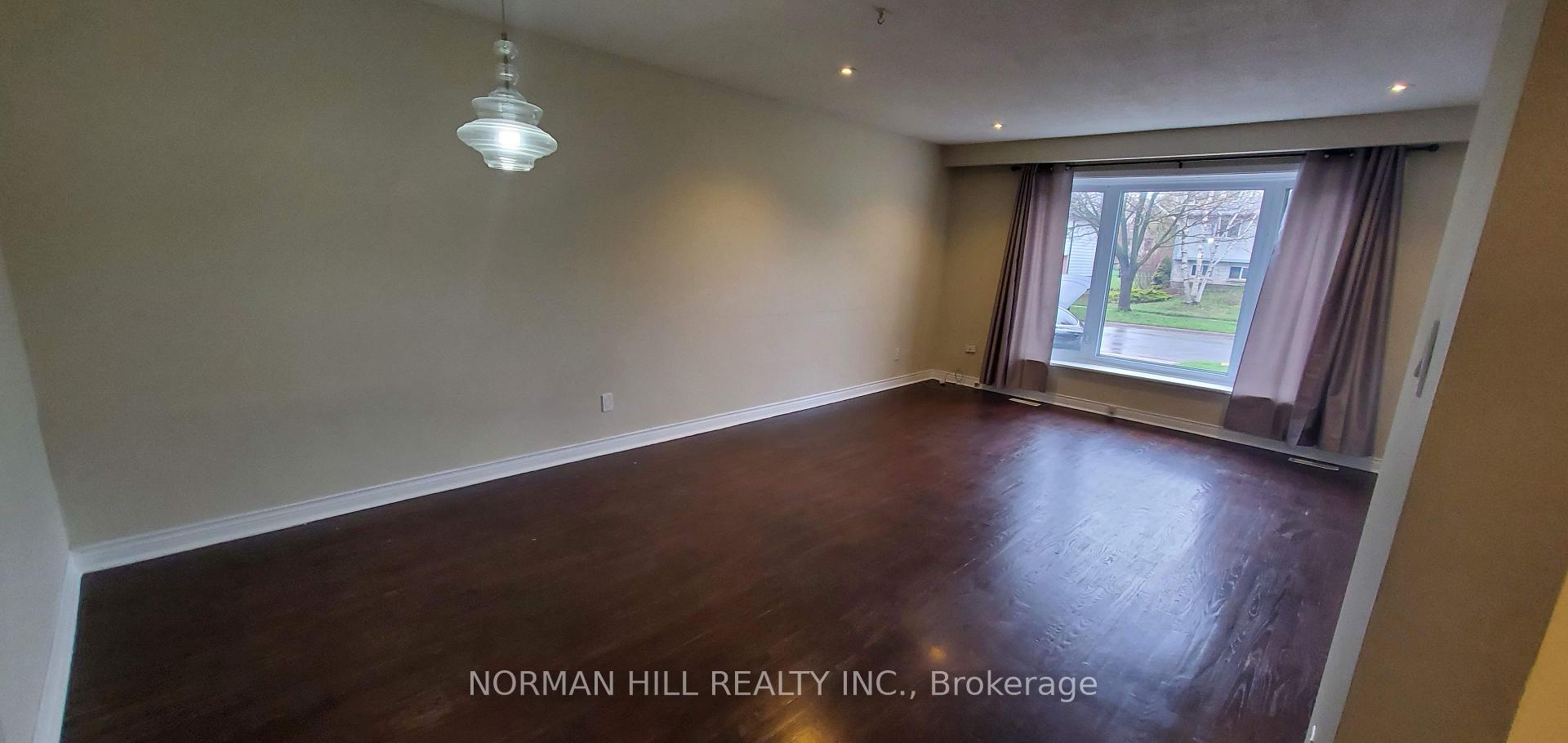 Photo 9 of Unit A, 58 Bernick Drive, Barrie, Georgian Drive — HOMEH