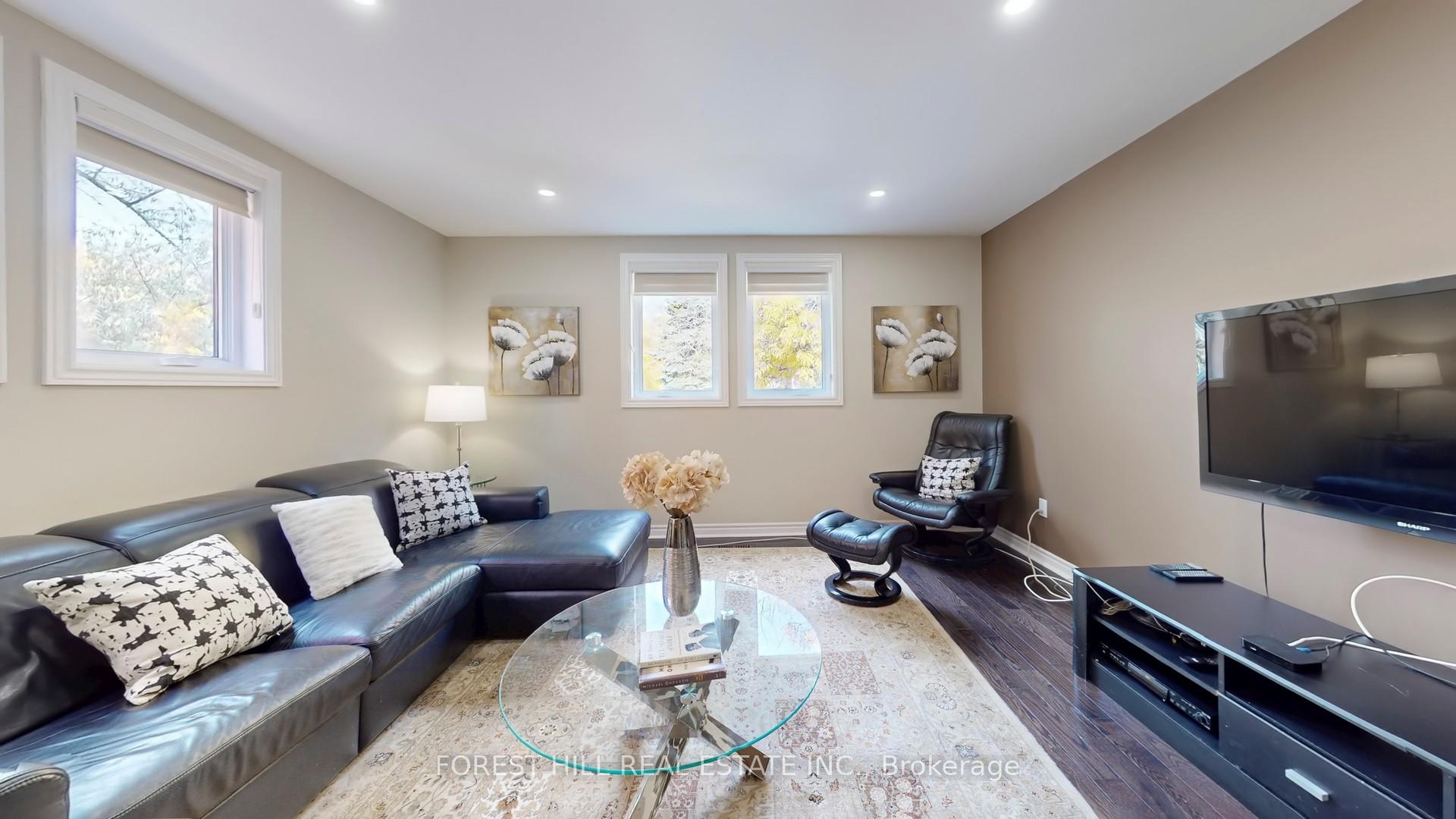 Photo 7 of 7 Mcmorran Crescent, Vaughan, Brownridge — HOMEH