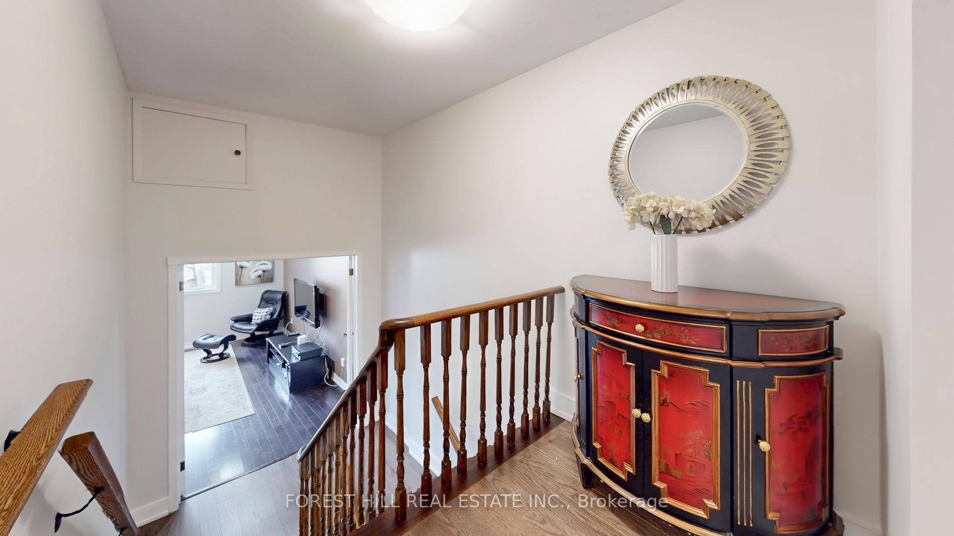 Photo 9 of 7 Mcmorran Crescent, Vaughan, Brownridge — HOMEH