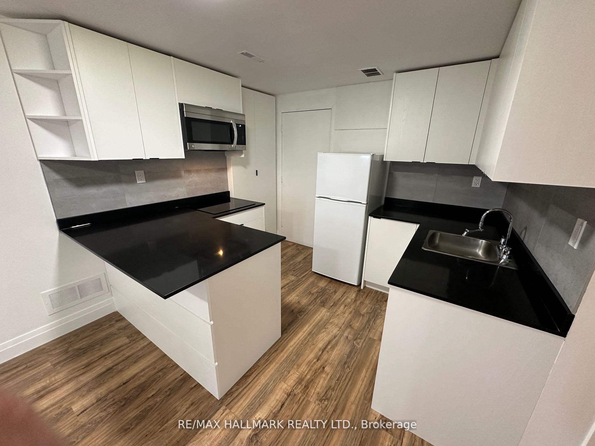 Photo 8 of Unit Bsmt, 256 Stone Road, Aurora, Aurora Grove — HOMEH