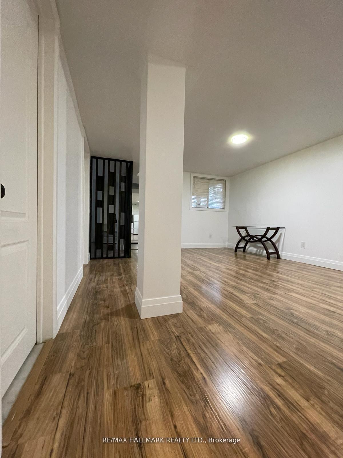 Photo 16 of Unit Bsmt, 256 Stone Road, Aurora, Aurora Grove — HOMEH