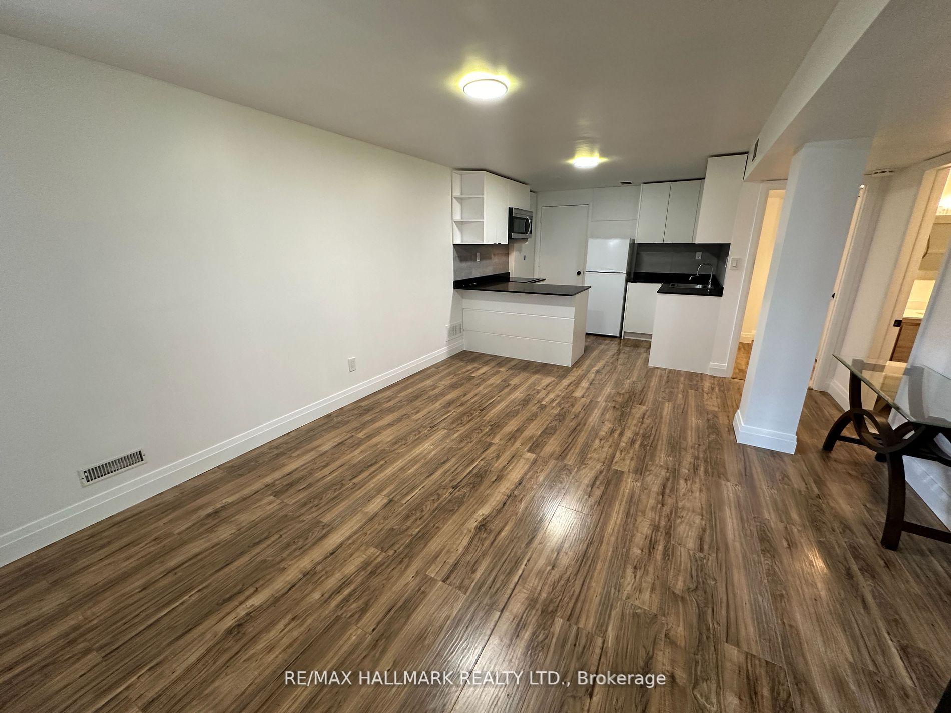 Photo 12 of Unit Bsmt, 256 Stone Road, Aurora, Aurora Grove — HOMEH
