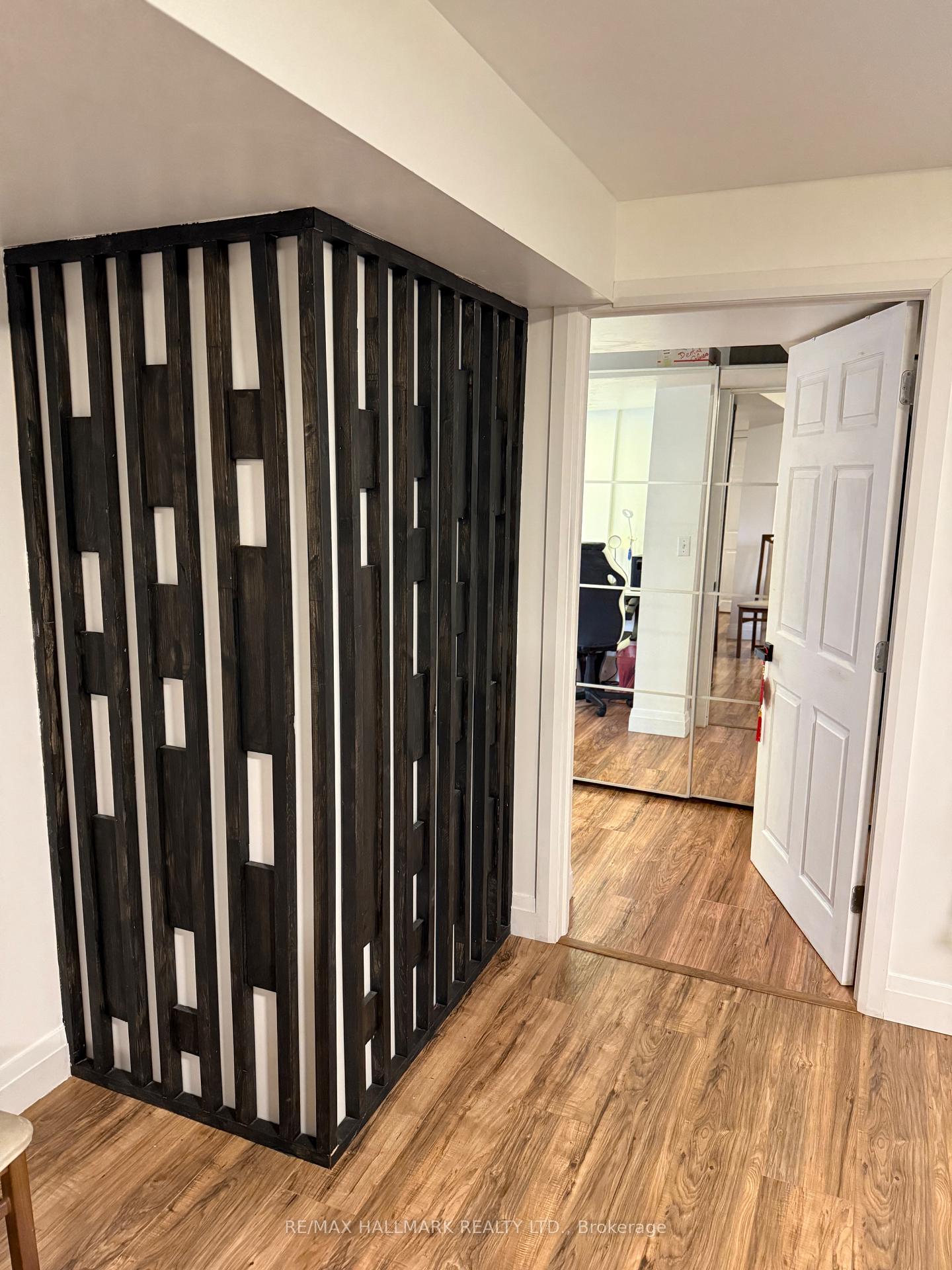 Photo 10 of Unit Bsmt, 256 Stone Road, Aurora, Aurora Grove — HOMEH