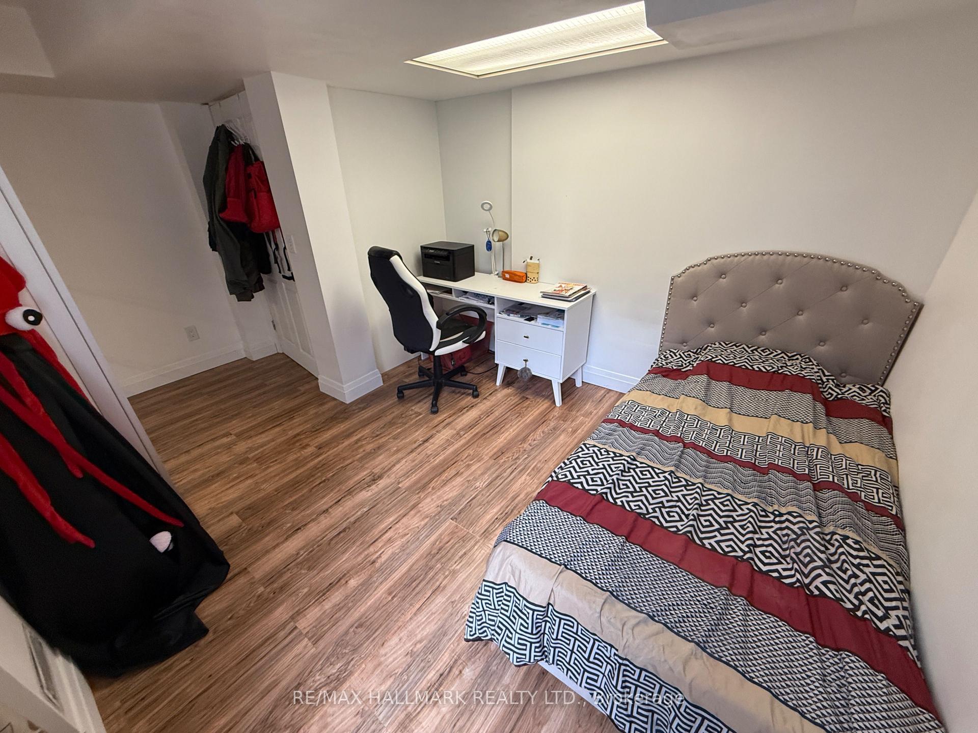 Photo 6 of Unit Bsmt, 256 Stone Road, Aurora, Aurora Grove — HOMEH
