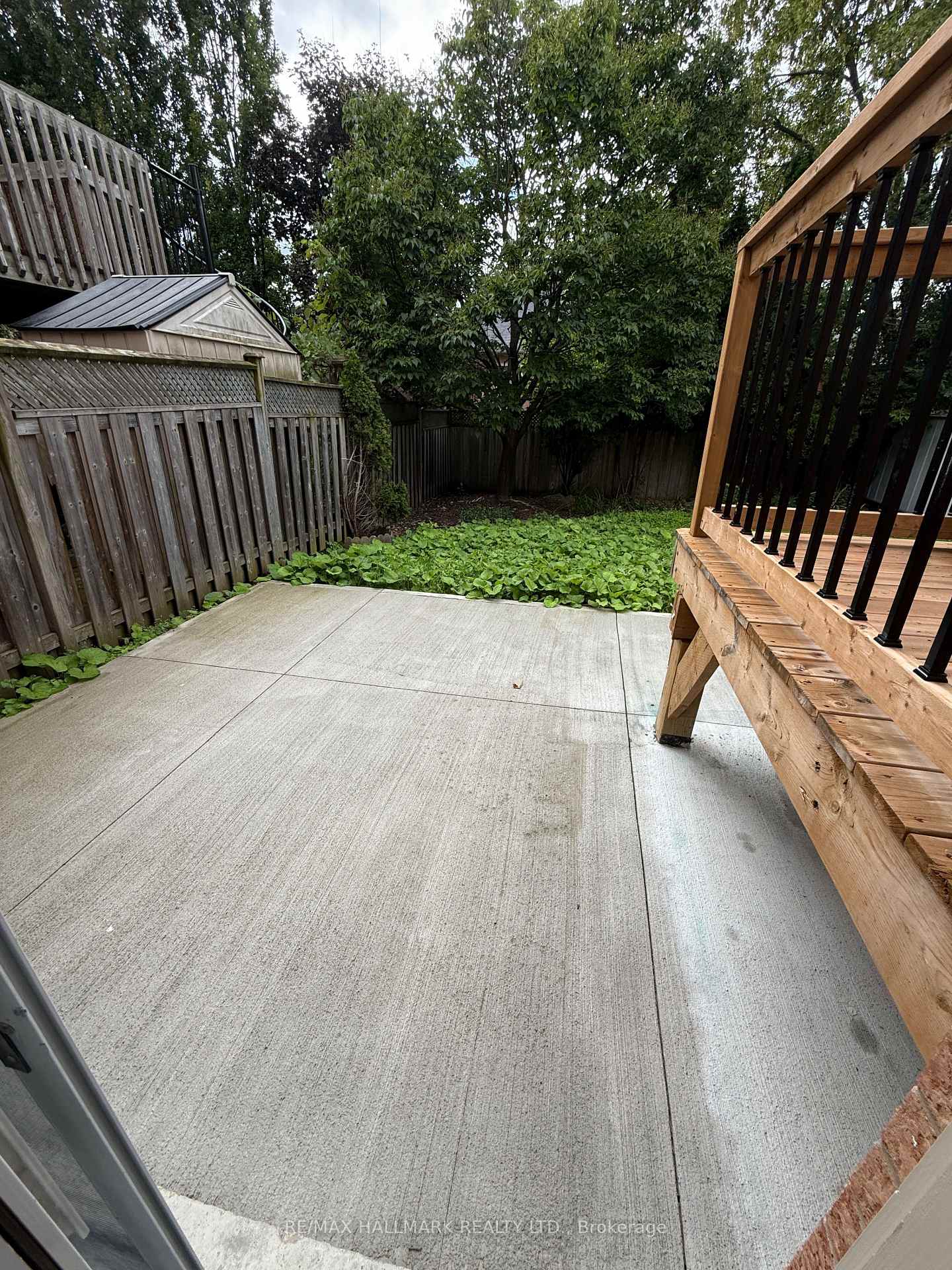 Photo 4 of Unit Bsmt, 256 Stone Road, Aurora, Aurora Grove — HOMEH