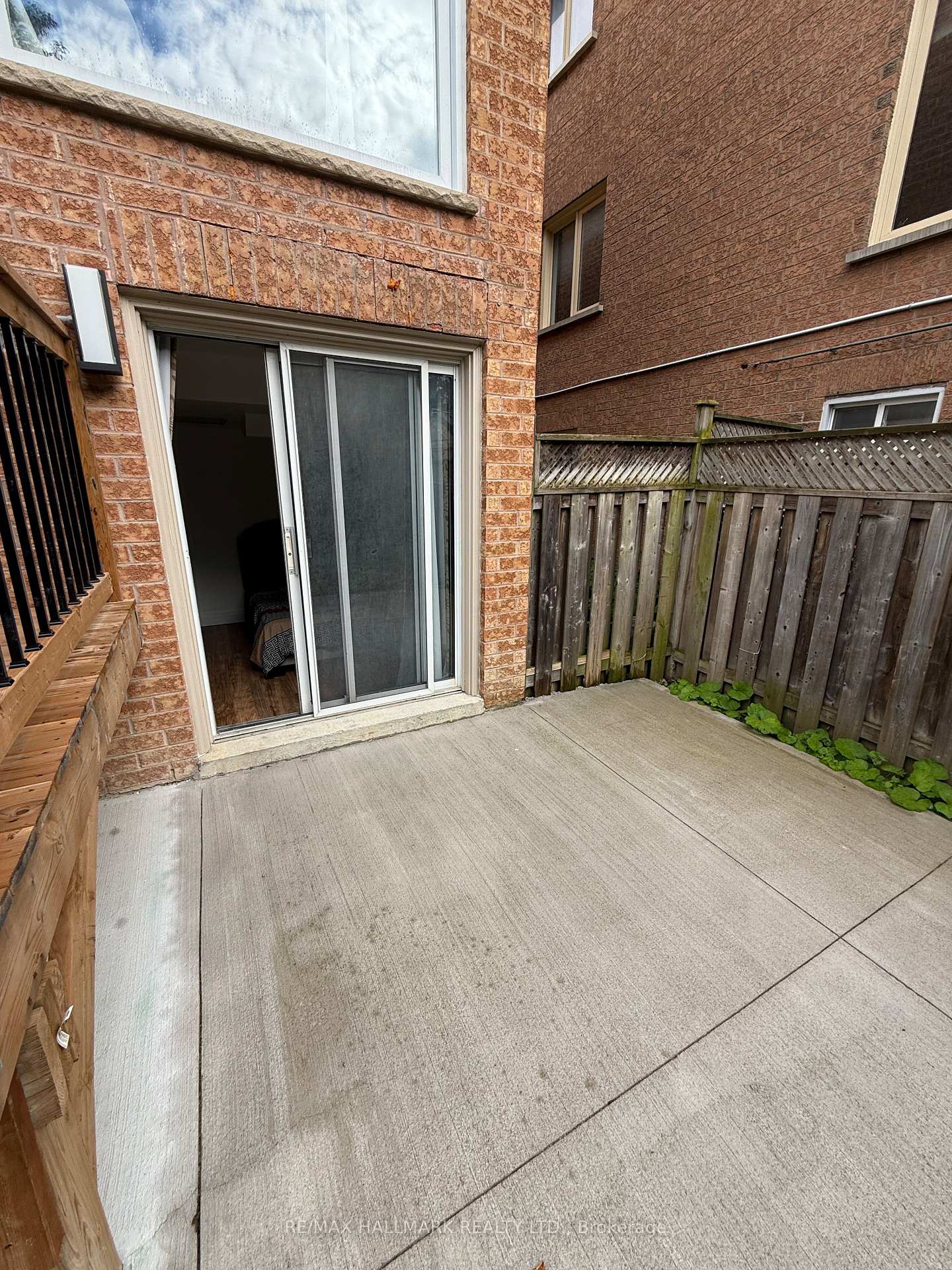 Photo 13 of Unit Bsmt, 256 Stone Road, Aurora, Aurora Grove — HOMEH