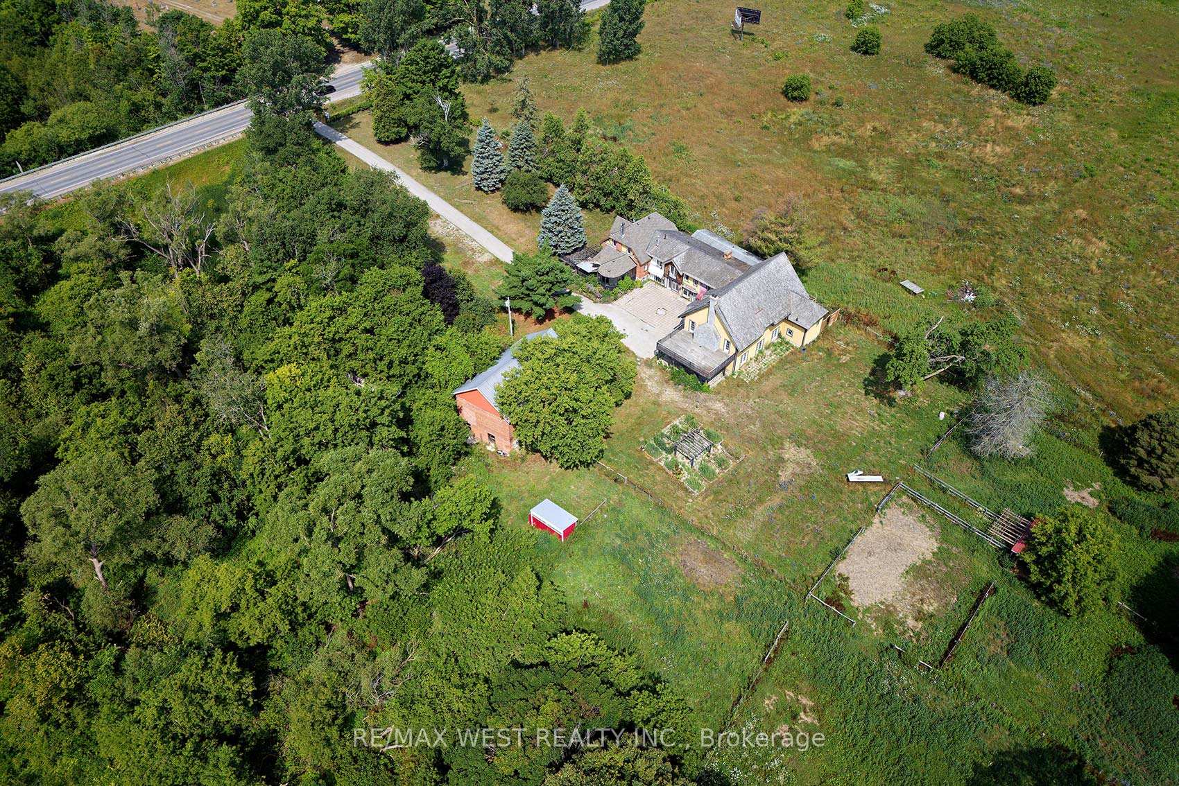 Photo 16 of 7640 Highway 26, Clearview, Rural Clearview — HOMEH
