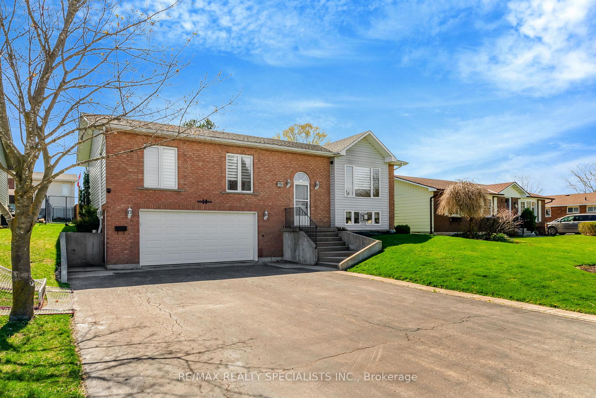 Photo 4 of 174 Charles Street, North Huron, Wingham — HOMEH