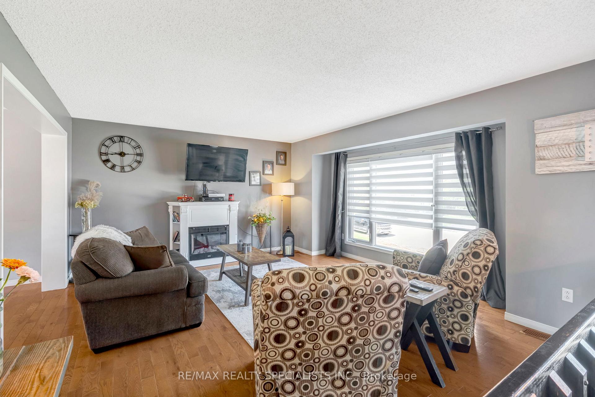 Photo 9 of 174 Charles Street, North Huron, Wingham — HOMEH