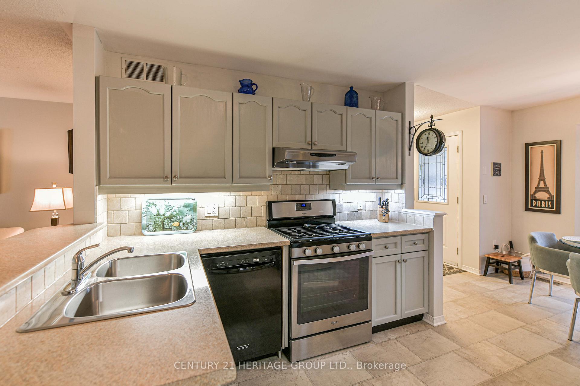 Photo 11 of 43 Pineridge Gate, Gravenhurst, Muskoka (S) — HOMEH