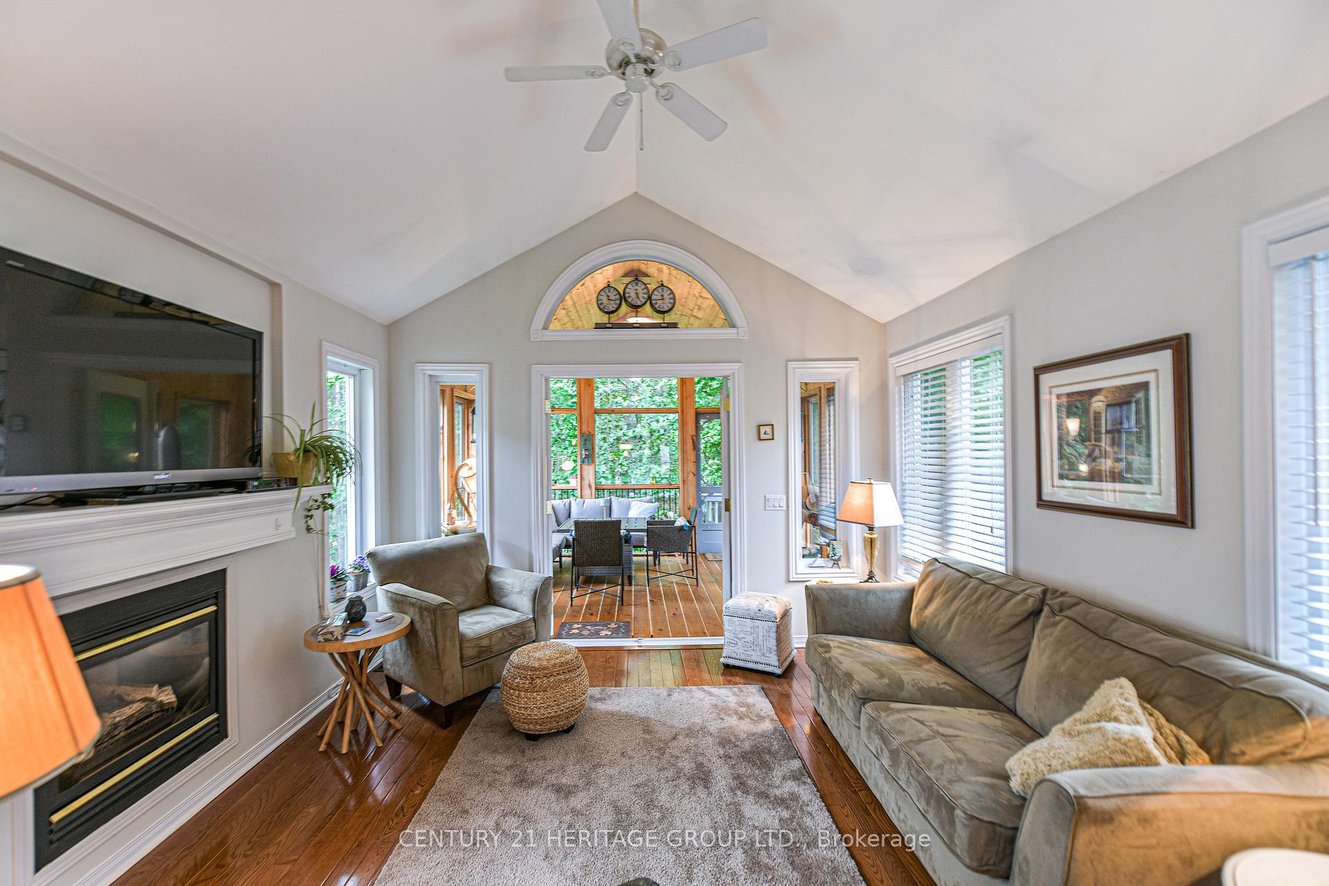 Photo 10 of 43 Pineridge Gate, Gravenhurst, Muskoka (S) — HOMEH