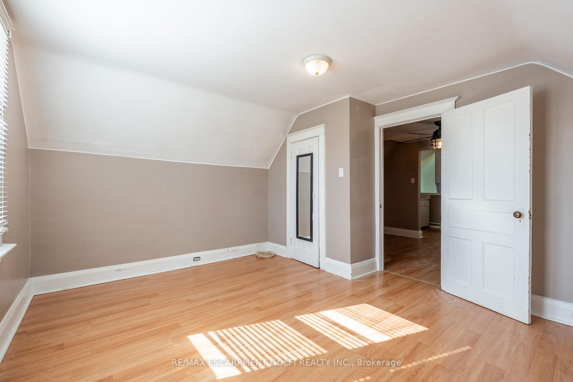 Photo 10 of 8 Maitland Street, Thorold, Thorold Downtown — HOMEH