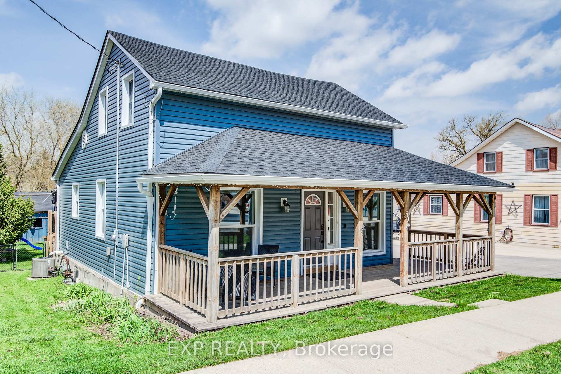 Photo 1 of 30 Wellington Street S, Mapleton, Rural Mapleton — HOMEH