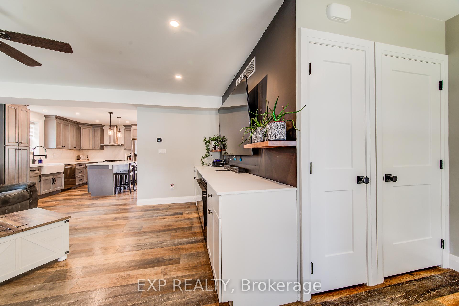 Photo 7 of 30 Wellington Street S, Mapleton, Rural Mapleton — HOMEH