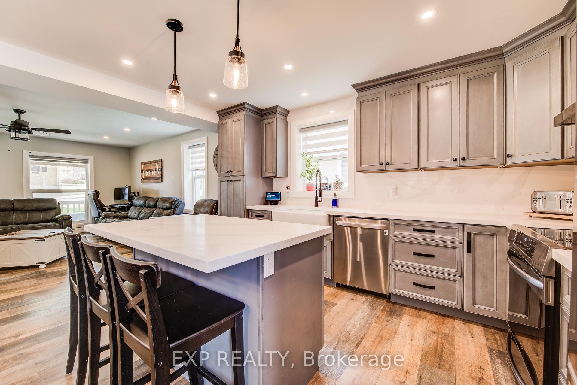 Photo 16 of 30 Wellington Street S, Mapleton, Rural Mapleton — HOMEH
