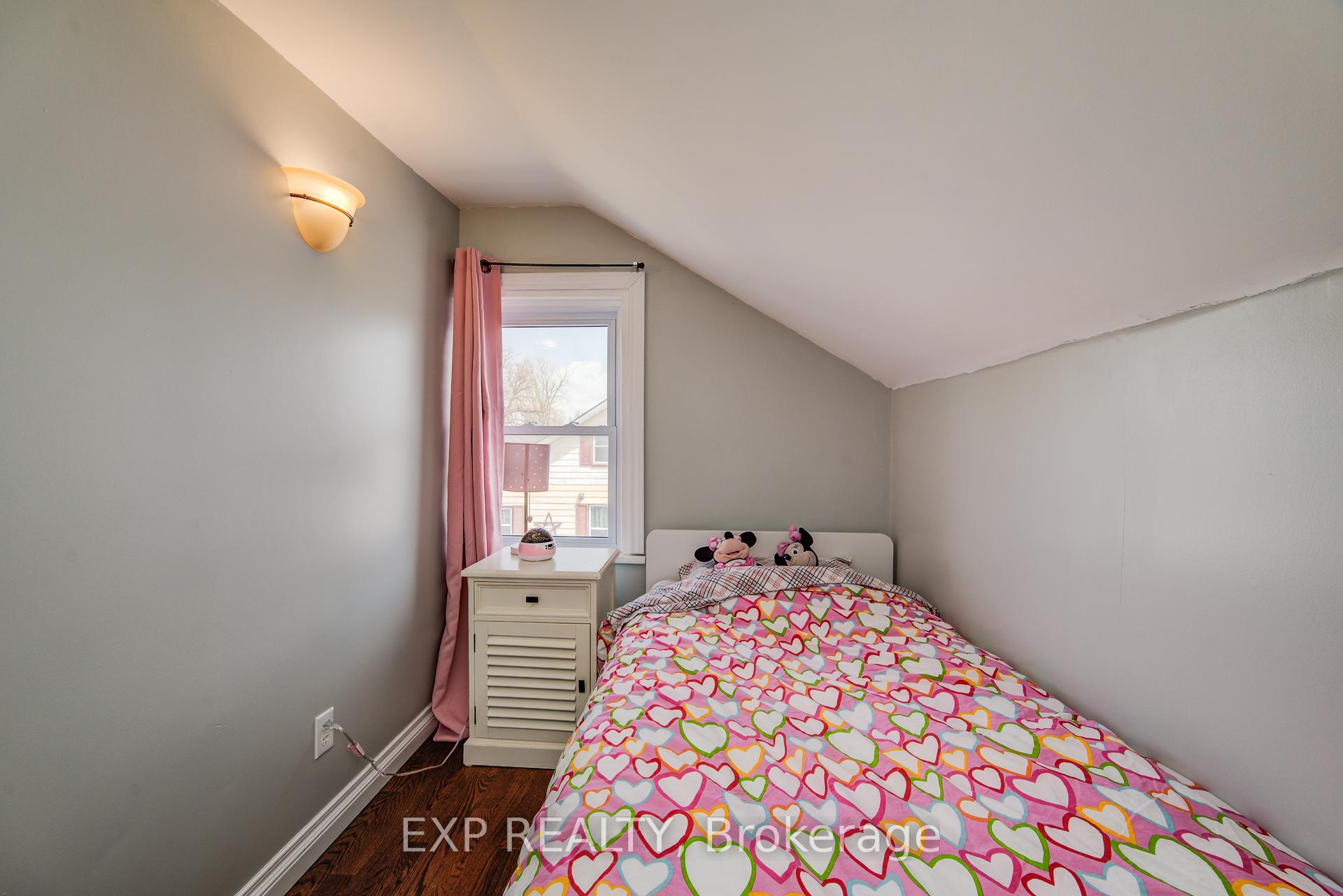 Photo 36 of 30 Wellington Street S, Mapleton, Rural Mapleton — HOMEH