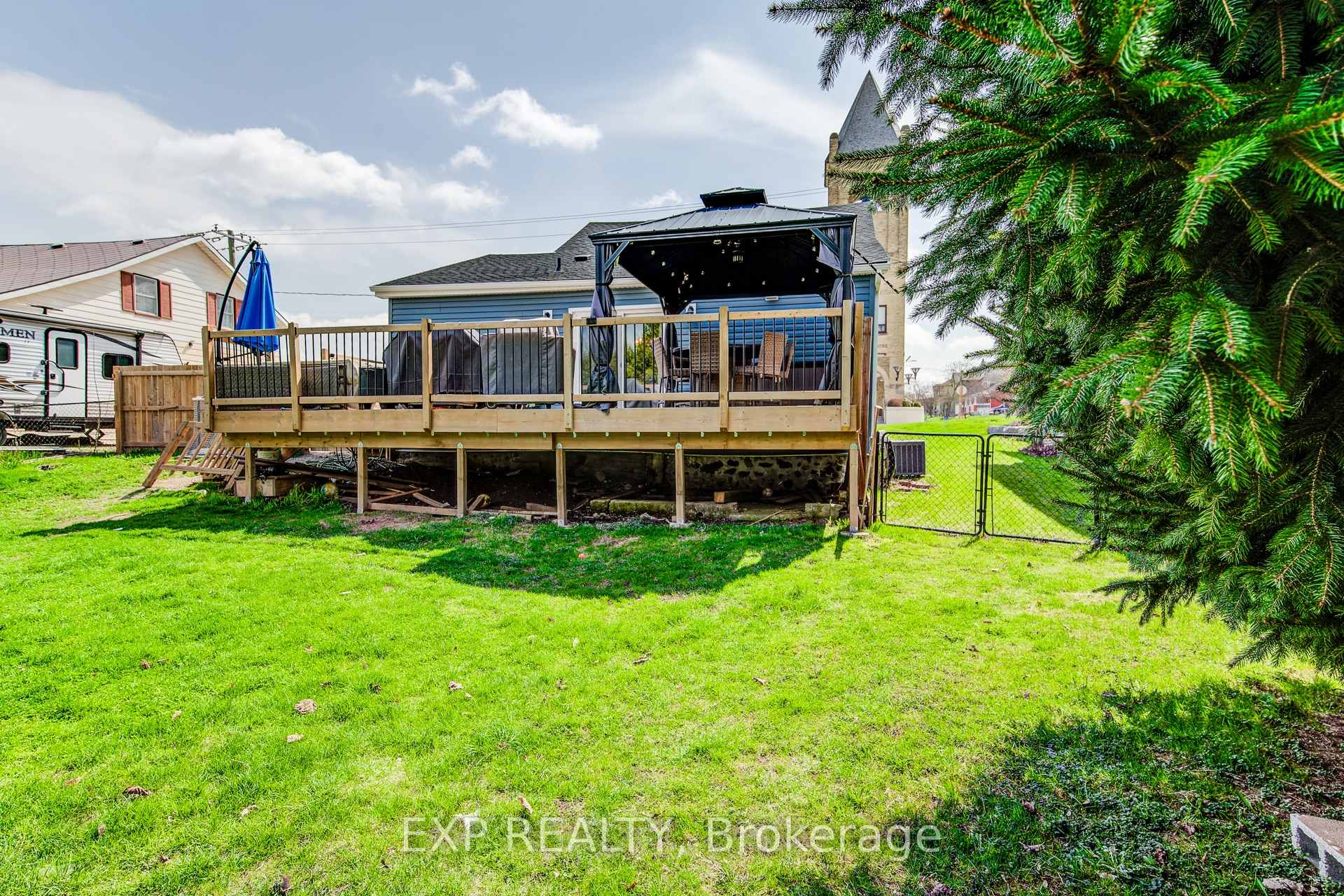Photo 48 of 30 Wellington Street S, Mapleton, Rural Mapleton — HOMEH