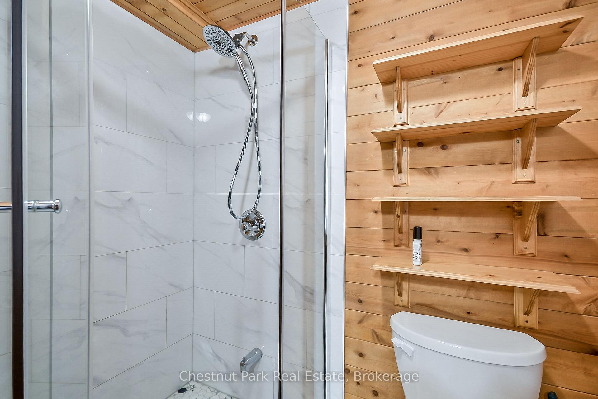 Photo 18 of 1002 Leech Lake Point Road, Bracebridge, Oakley — HOMEH