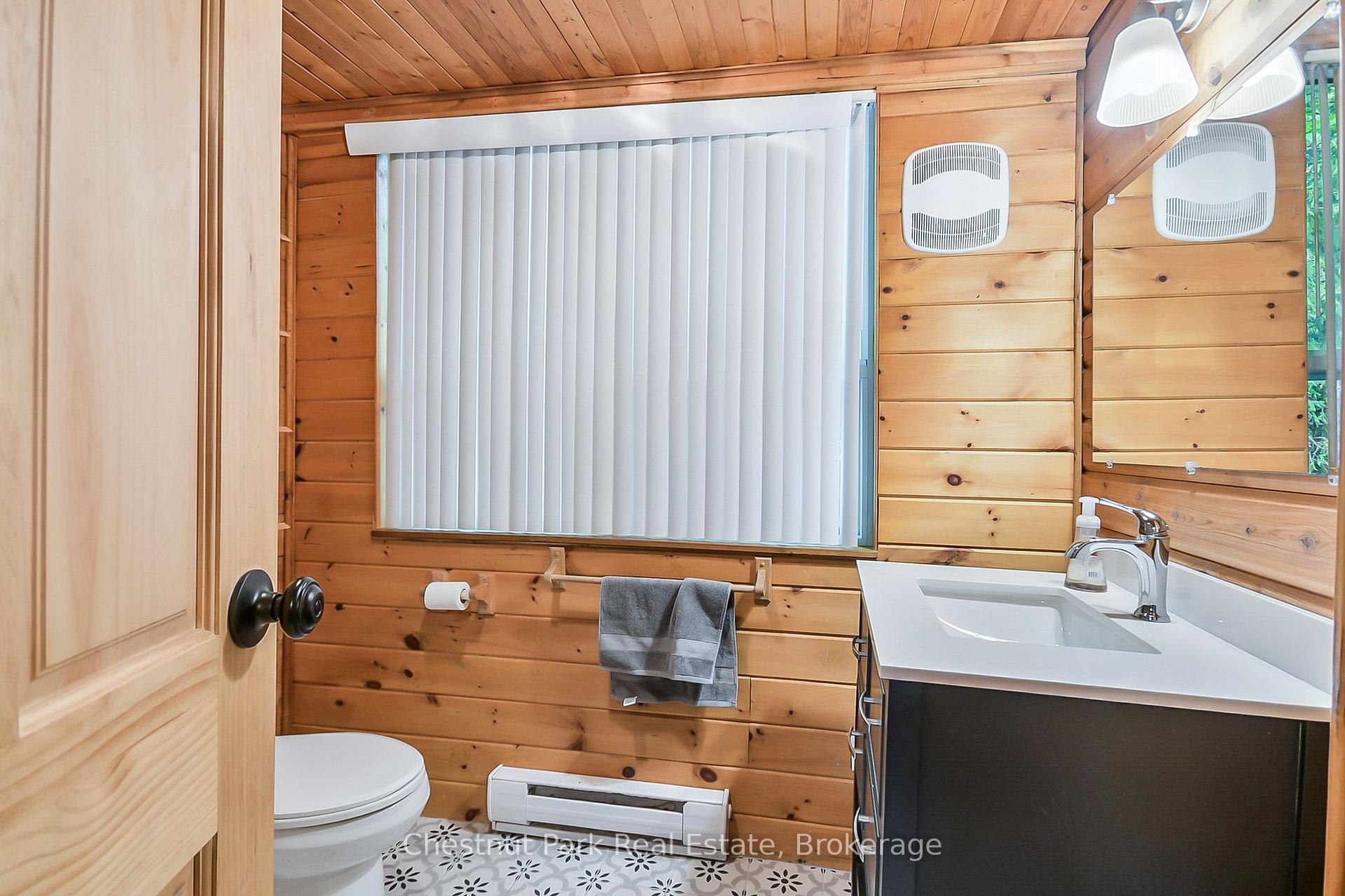 Photo 6 of 1002 Leech Lake Point Road, Bracebridge, Oakley — HOMEH