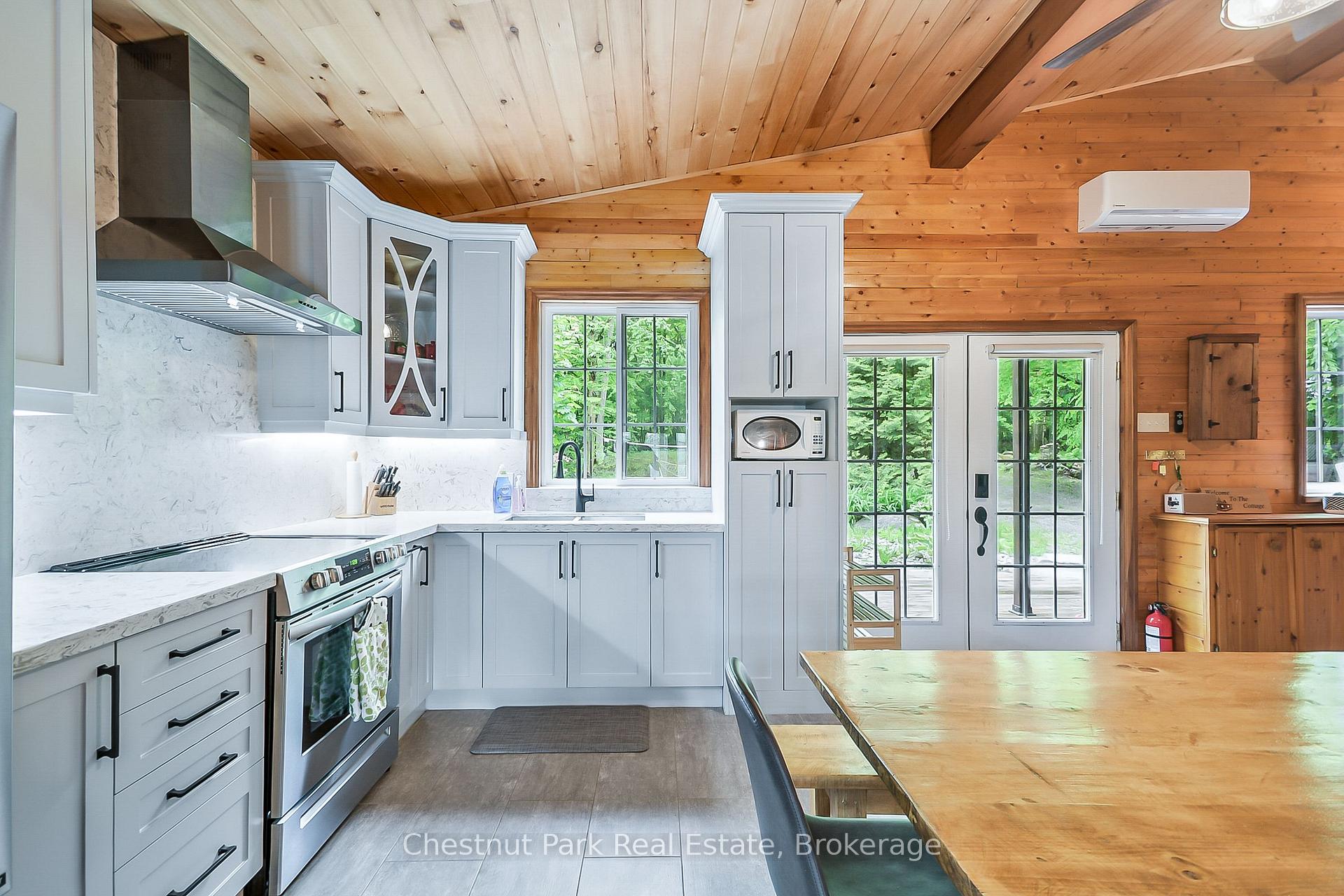 Photo 37 of 1002 Leech Lake Point Road, Bracebridge, Oakley — HOMEH