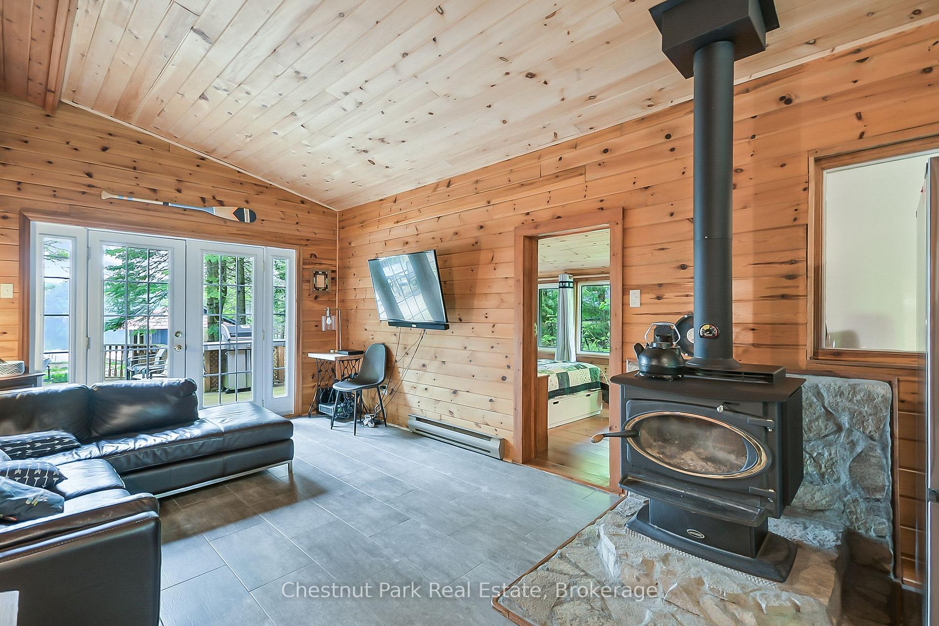 Photo 24 of 1002 Leech Lake Point Road, Bracebridge, Oakley — HOMEH