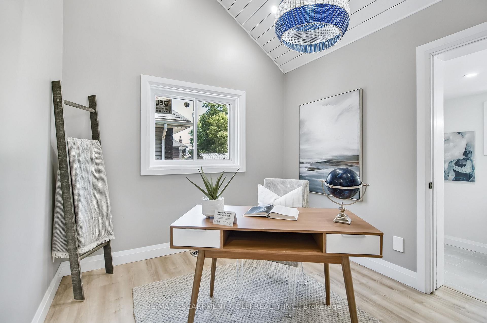 Photo 9 of 10 Comet Avenue, Hamilton, Hamilton Beach — HOMEH