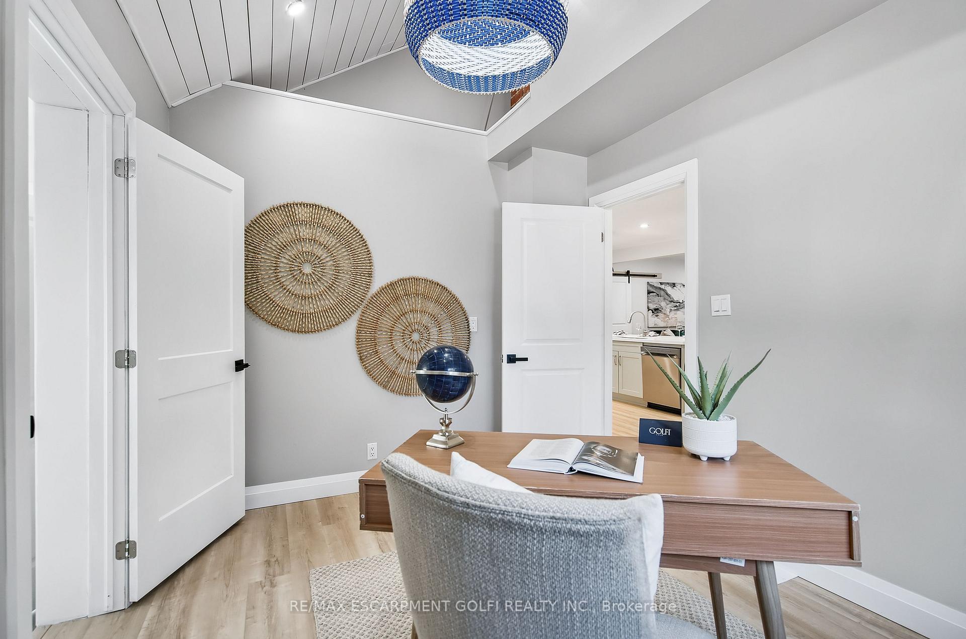 Photo 8 of 10 Comet Avenue, Hamilton, Hamilton Beach — HOMEH