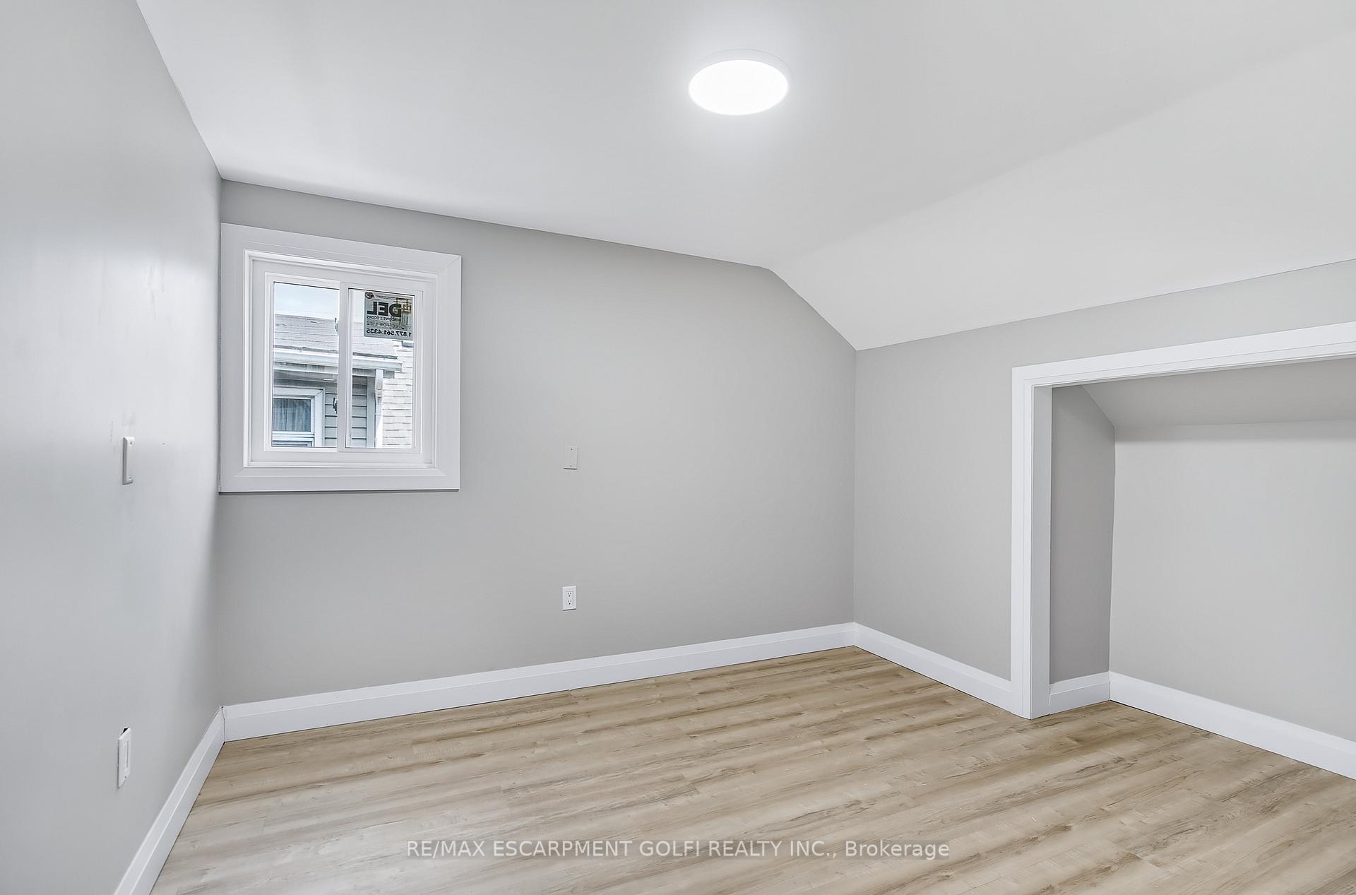 Photo 21 of 10 Comet Avenue, Hamilton, Hamilton Beach — HOMEH