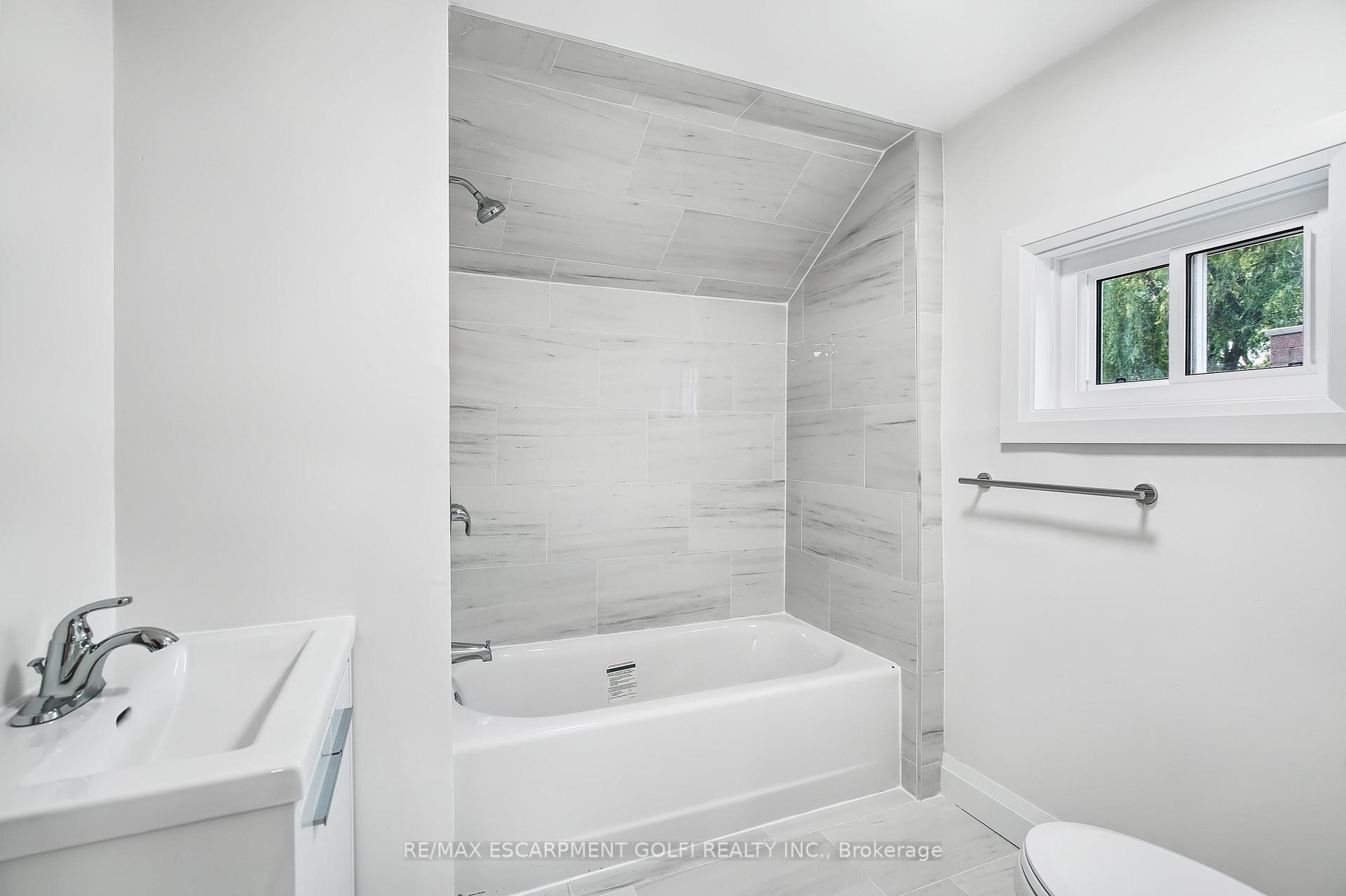 Photo 28 of 10 Comet Avenue, Hamilton, Hamilton Beach — HOMEH