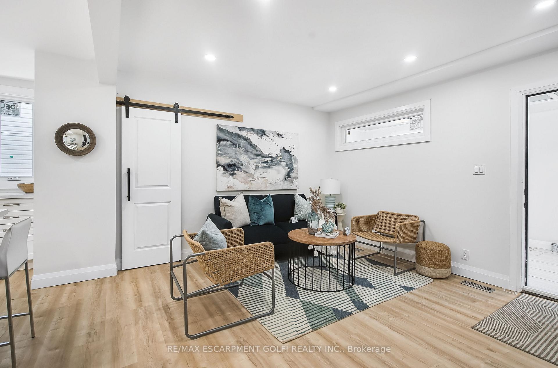 Photo 11 of 10 Comet Avenue, Hamilton, Hamilton Beach — HOMEH