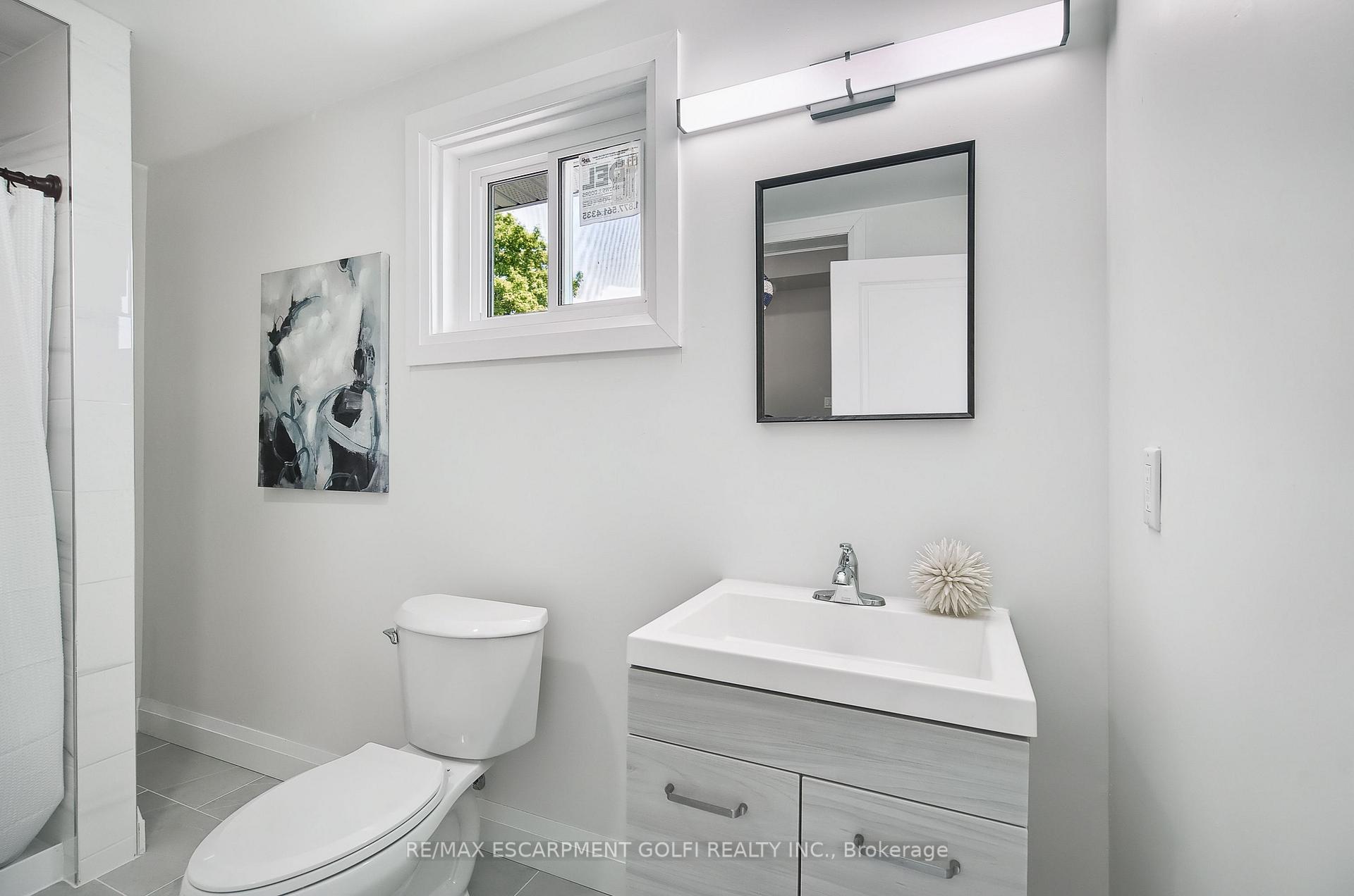 Photo 13 of 10 Comet Avenue, Hamilton, Hamilton Beach — HOMEH