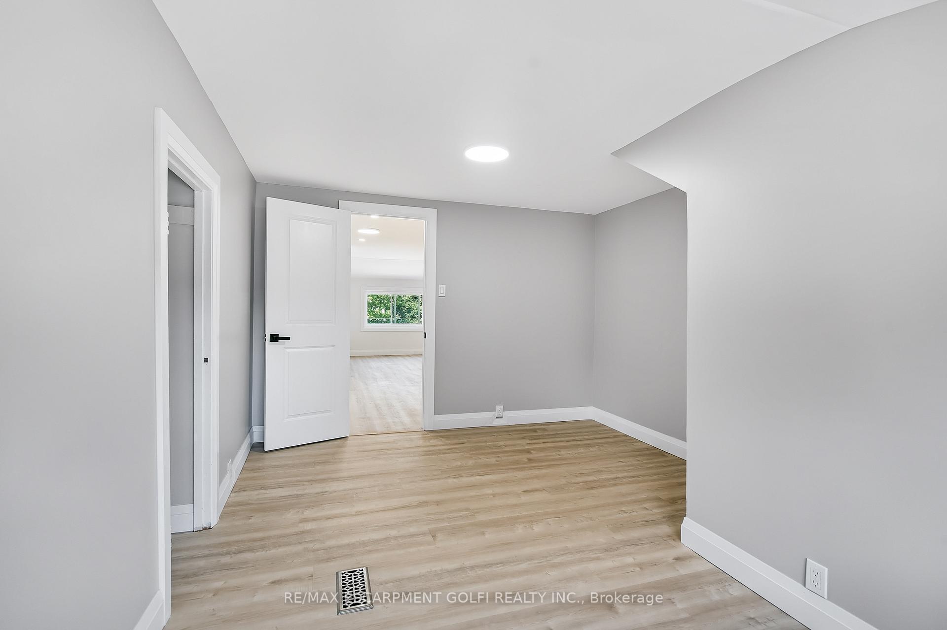 Photo 24 of 10 Comet Avenue, Hamilton, Hamilton Beach — HOMEH