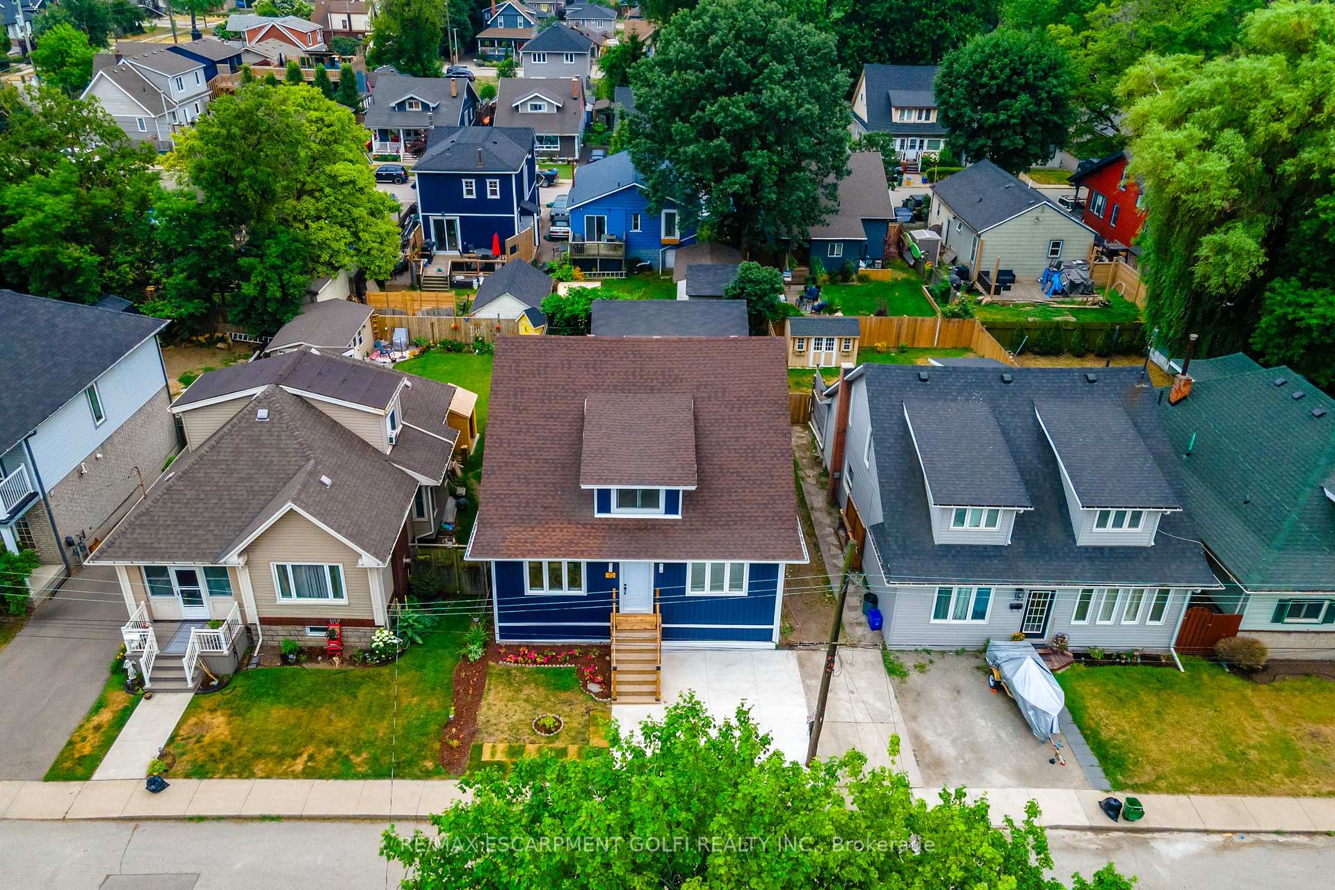 Photo 25 of 10 Comet Avenue, Hamilton, Hamilton Beach — HOMEH